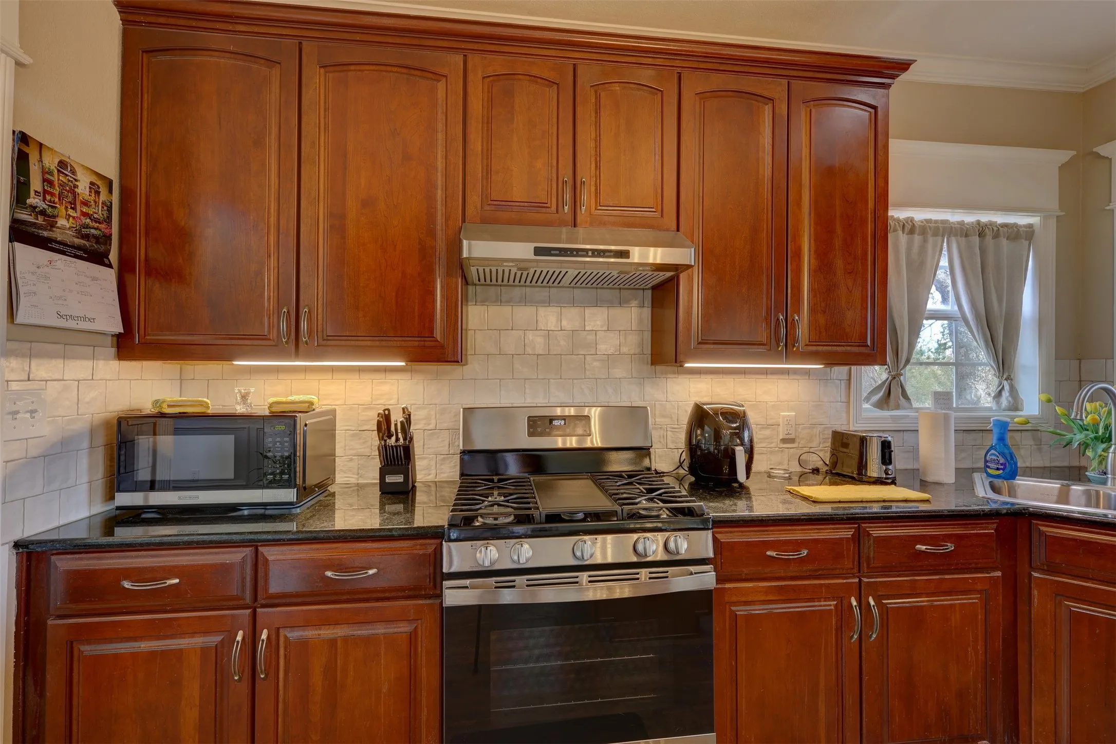 Single Family Residence For Sale in Hill County , 201 Hcr 2127, Whitney, Texas 76692, 5 Bedroom, 3 Bathroom, 2 Garage spaces, 2,388 Sqft, built in 2006, mls#21391397, Real Estate Agent in Whitney, Homes For Sale in Hill county, Homes For Sale in Whitney, Realtor in Whitney Texas, Real Estate Brokerage Independent Realty Texas, Luminita Cordes Realtor