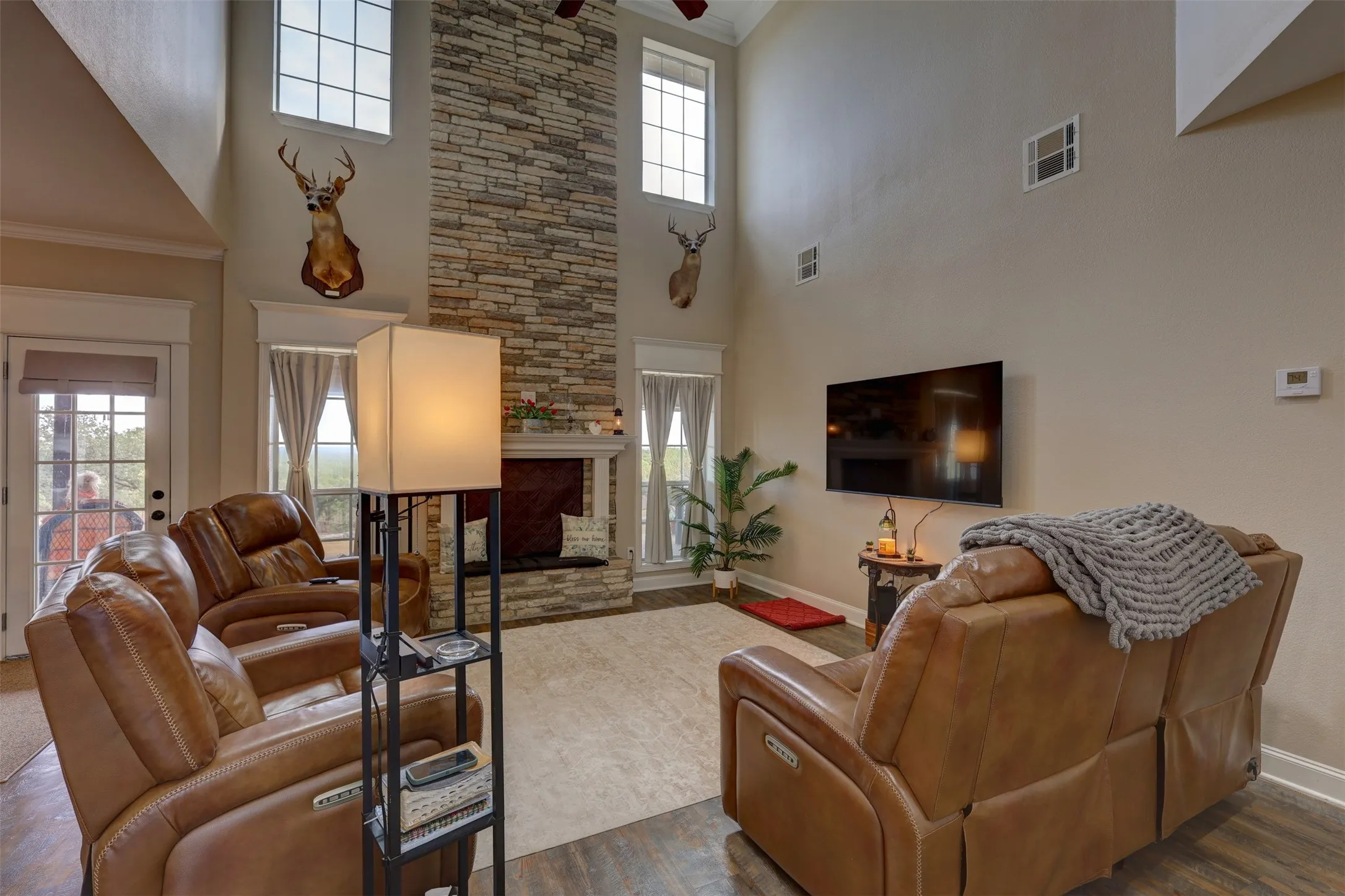 Single Family Residence For Sale in Hill County , 201 Hcr 2127, Whitney, Texas 76692, 5 Bedroom, 3 Bathroom, 2 Garage spaces, 2,388 Sqft, built in 2006, mls#21391397, Real Estate Agent in Whitney, Homes For Sale in Hill county, Homes For Sale in Whitney, Realtor in Whitney Texas, Real Estate Brokerage Independent Realty Texas, Luminita Cordes Realtor