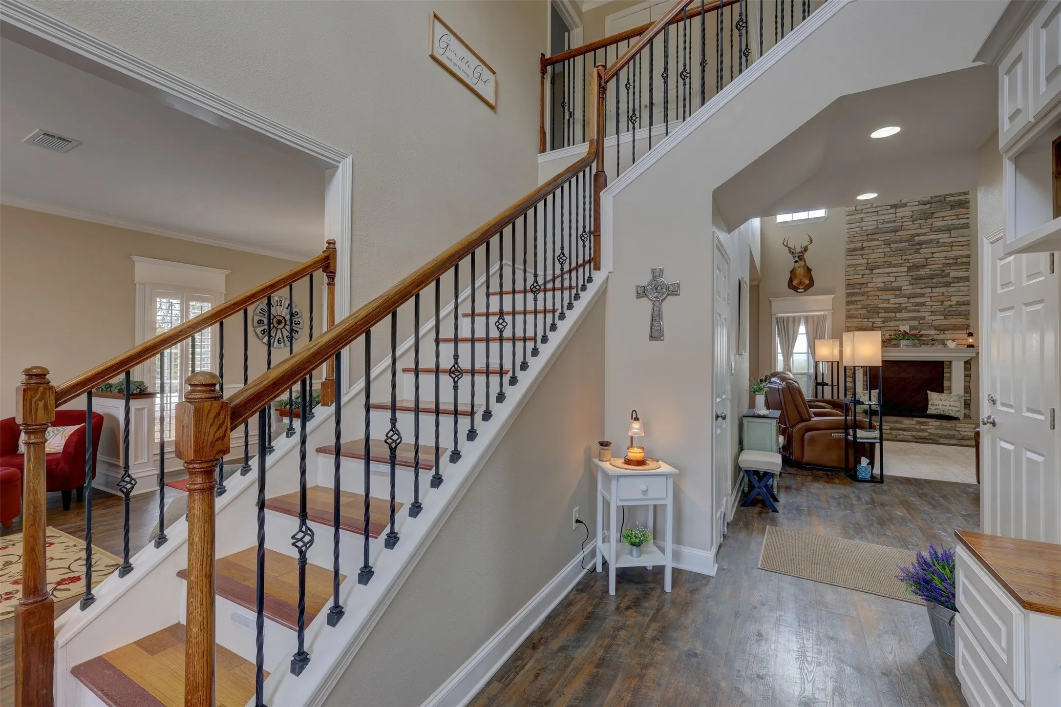 Single Family Residence For Sale in Hill County , 201 Hcr 2127, Whitney, Texas 76692, 5 Bedroom, 3 Bathroom, 2 Garage spaces, 2,388 Sqft, built in 2006, mls#21391397, Real Estate Agent in Whitney, Homes For Sale in Hill county, Homes For Sale in Whitney, Realtor in Whitney Texas, Real Estate Brokerage Independent Realty Texas, Luminita Cordes Realtor