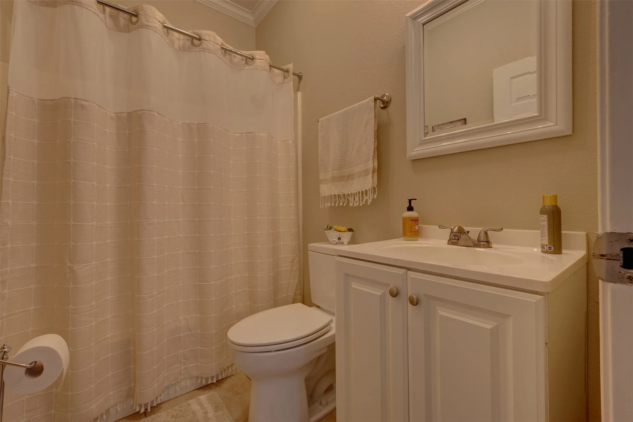Single Family Residence For Sale in Hill County , 201 Hcr 2127, Whitney, Texas 76692, 5 Bedroom, 3 Bathroom, 2 Garage spaces, 2,388 Sqft, built in 2006, mls#21391397, Real Estate Agent in Whitney, Homes For Sale in Hill county, Homes For Sale in Whitney, Realtor in Whitney Texas, Real Estate Brokerage Independent Realty Texas, Luminita Cordes Realtor