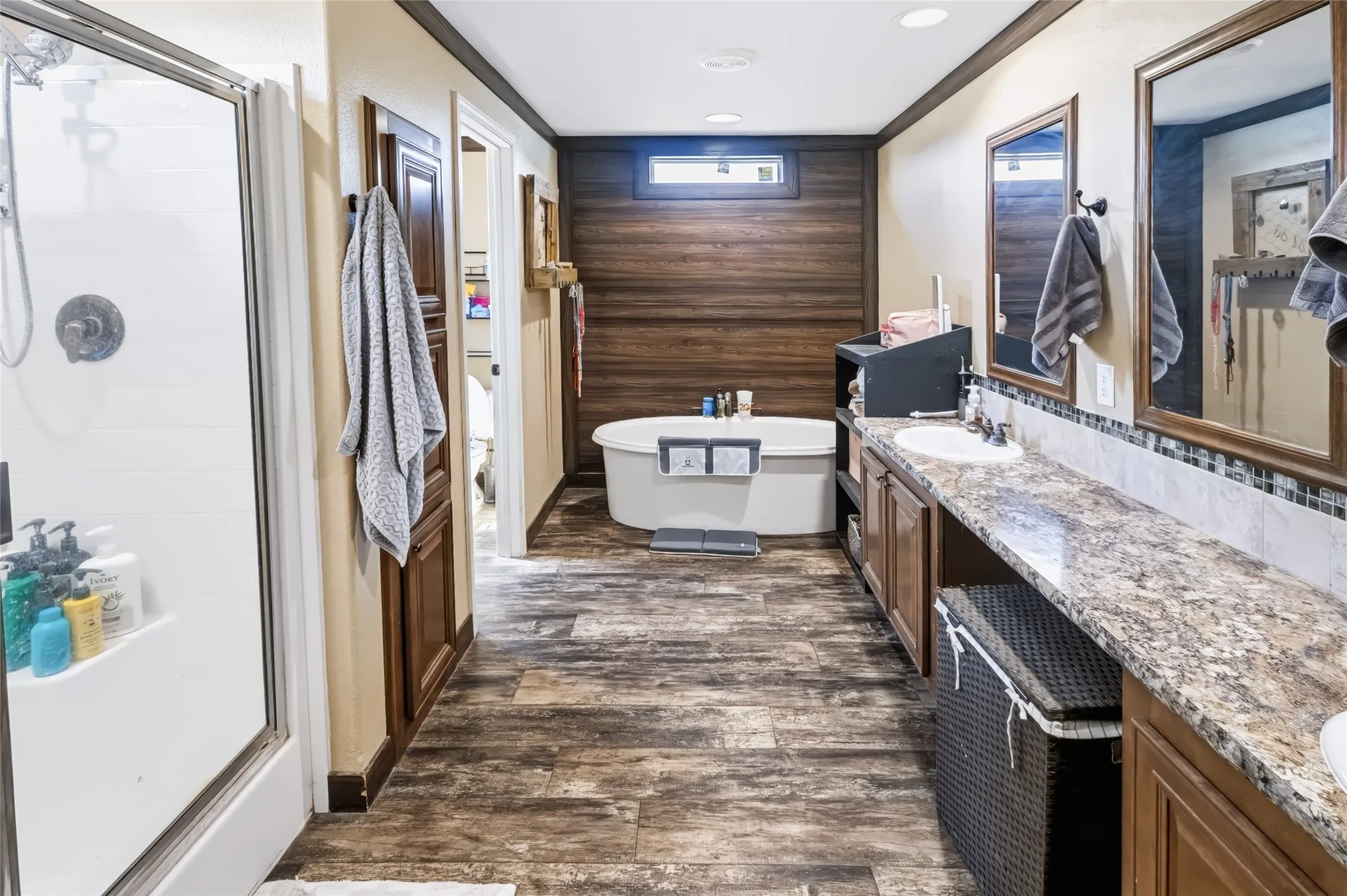 Mobile Home For Sale in Parker County , 170 Western Lake Drive, Weatherford, Texas 76087, 4 Bedroom, 2 Bathroom, Garage spaces, 1,800 Sqft, built in 2017, mls#21390964, Real Estate Agent in Weatherford, Homes For Sale in Parker county, Homes For Sale in Weatherford, Realtor in Weatherford Texas, Real Estate Brokerage Independent Realty Texas, Luminita Cordes Realtor