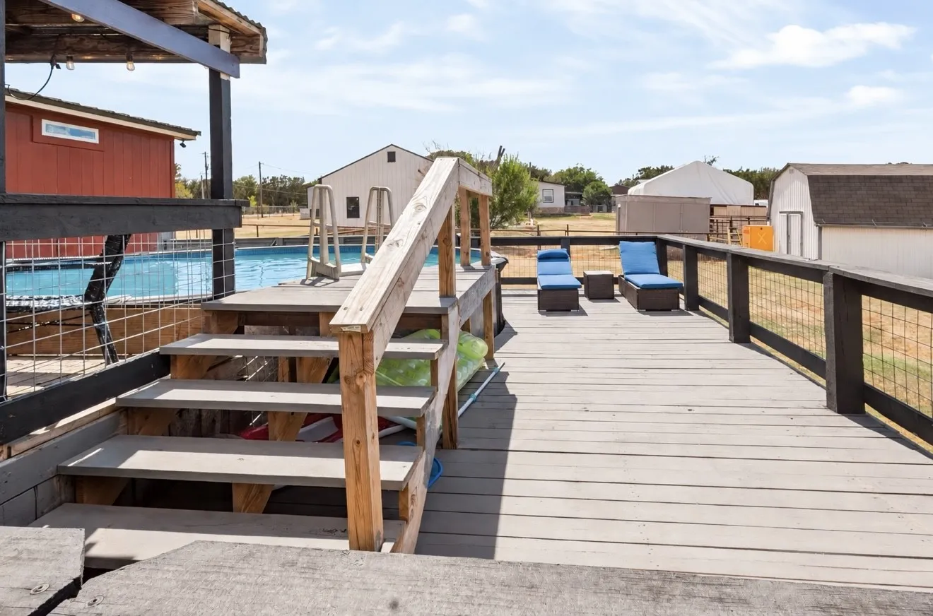 Mobile Home For Sale in Parker County , 170 Western Lake Drive, Weatherford, Texas 76087, 4 Bedroom, 2 Bathroom, Garage spaces, 1,800 Sqft, built in 2017, mls#21390964, Real Estate Agent in Weatherford, Homes For Sale in Parker county, Homes For Sale in Weatherford, Realtor in Weatherford Texas, Real Estate Brokerage Independent Realty Texas, Luminita Cordes Realtor