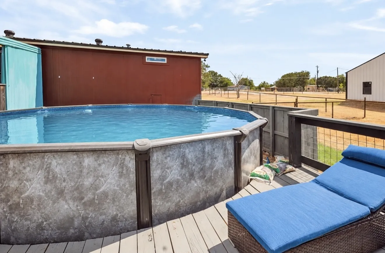 Mobile Home For Sale in Parker County , 170 Western Lake Drive, Weatherford, Texas 76087, 4 Bedroom, 2 Bathroom, Garage spaces, 1,800 Sqft, built in 2017, mls#21390964, Real Estate Agent in Weatherford, Homes For Sale in Parker county, Homes For Sale in Weatherford, Realtor in Weatherford Texas, Real Estate Brokerage Independent Realty Texas, Luminita Cordes Realtor
