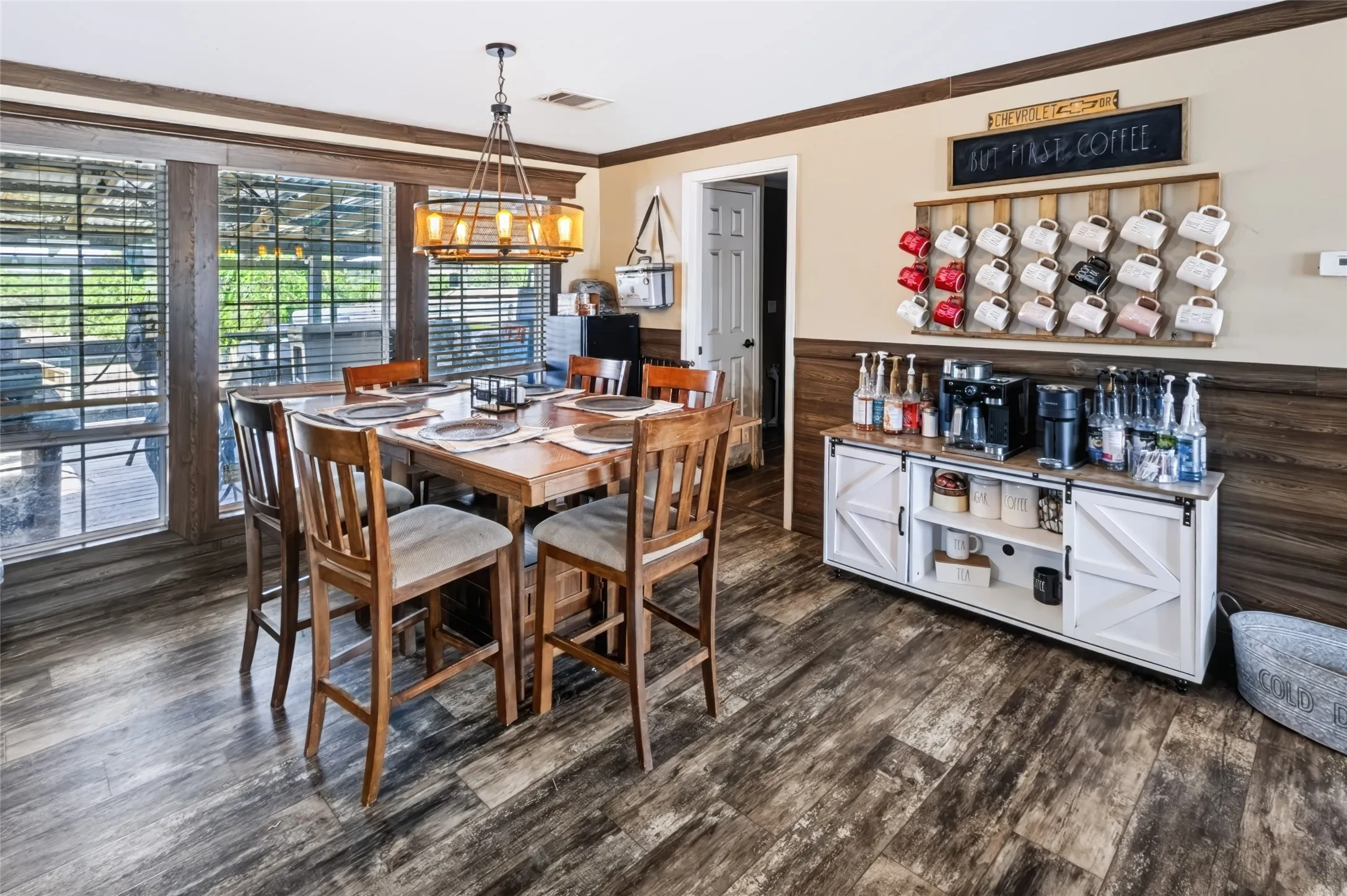 Mobile Home For Sale in Parker County , 170 Western Lake Drive, Weatherford, Texas 76087, 4 Bedroom, 2 Bathroom, Garage spaces, 1,800 Sqft, built in 2017, mls#21390964, Real Estate Agent in Weatherford, Homes For Sale in Parker county, Homes For Sale in Weatherford, Realtor in Weatherford Texas, Real Estate Brokerage Independent Realty Texas, Luminita Cordes Realtor