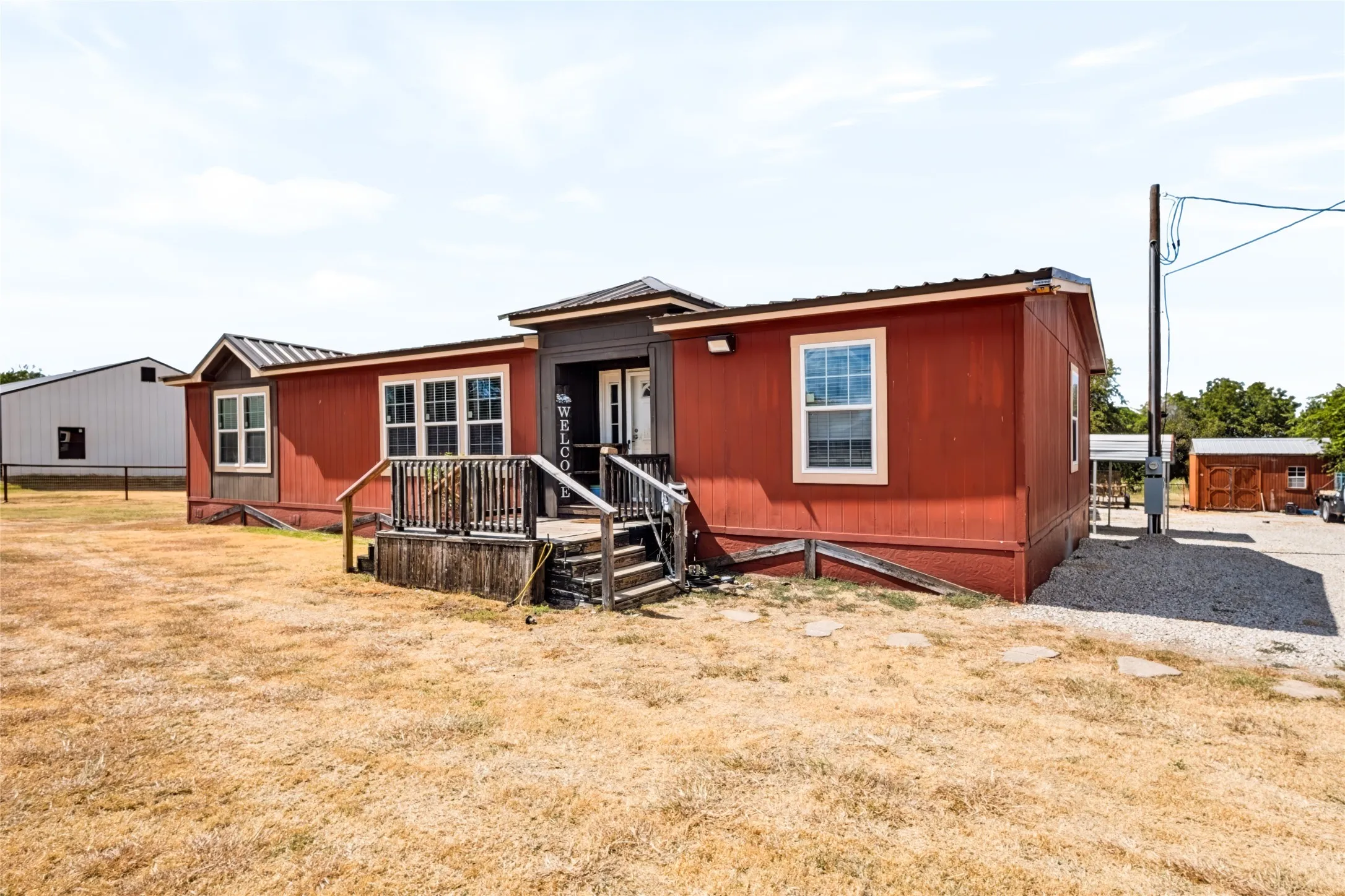 Mobile Home For Sale in Parker County , 170 Western Lake Drive, Weatherford, Texas 76087, 4 Bedroom, 2 Bathroom, Garage spaces, 1,800 Sqft, built in 2017, mls#21390964, Real Estate Agent in Weatherford, Homes For Sale in Parker county, Homes For Sale in Weatherford, Realtor in Weatherford Texas, Real Estate Brokerage Independent Realty Texas, Luminita Cordes Realtor