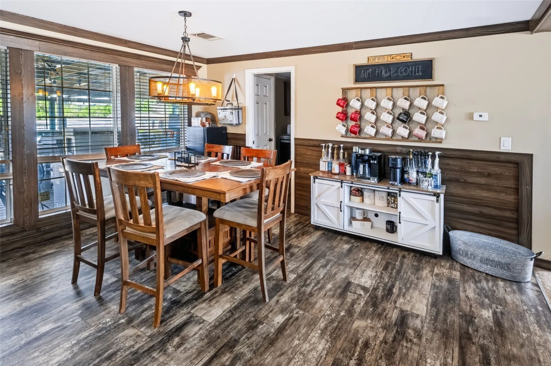 Mobile Home For Sale in Parker County , 170 Western Lake Drive, Weatherford, Texas 76087, 4 Bedroom, 2 Bathroom, Garage spaces, 1,800 Sqft, built in 2017, mls#21390964, Real Estate Agent in Weatherford, Homes For Sale in Parker county, Homes For Sale in Weatherford, Realtor in Weatherford Texas, Real Estate Brokerage Independent Realty Texas, Luminita Cordes Realtor