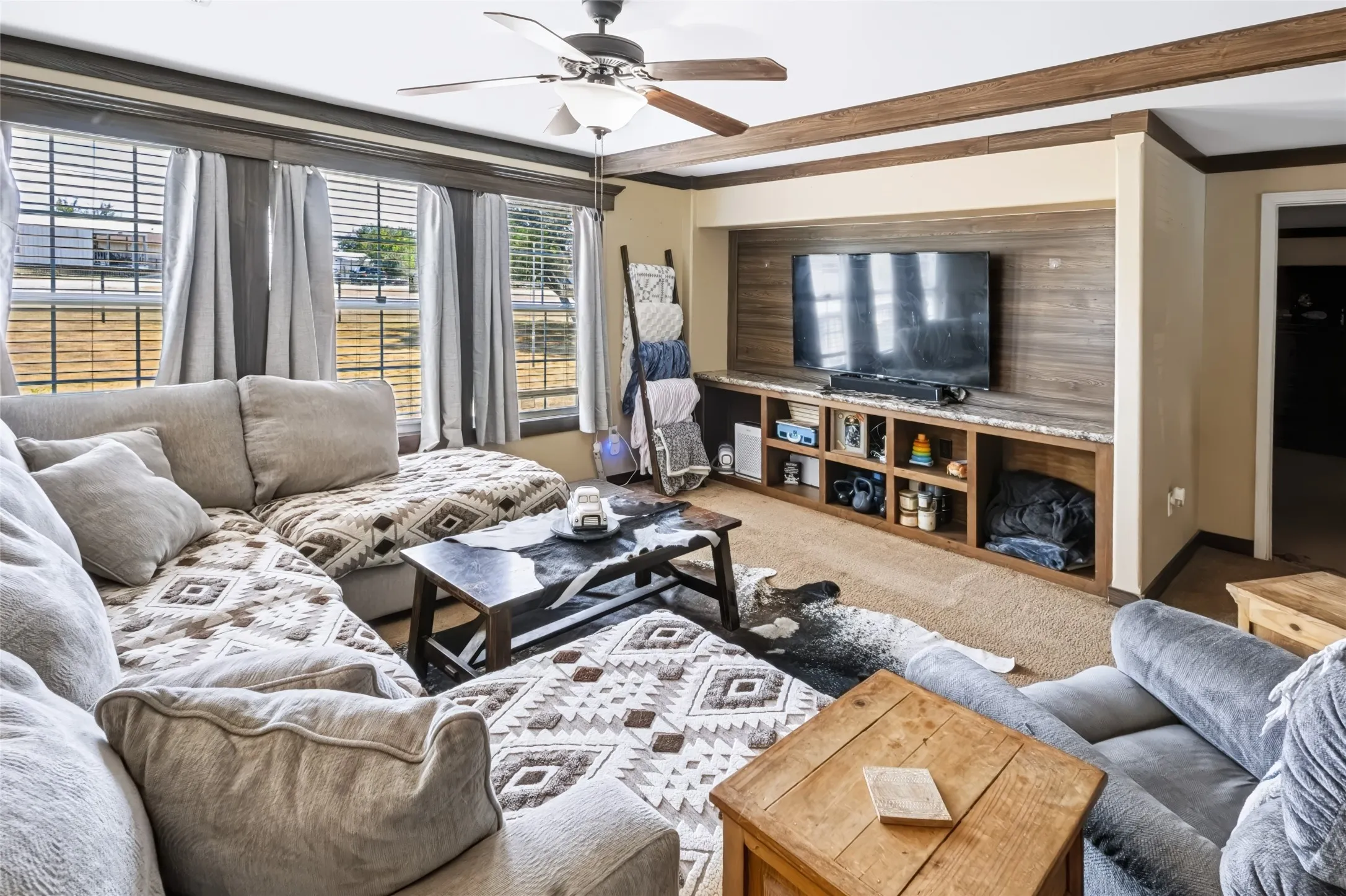 Mobile Home For Sale in Parker County , 170 Western Lake Drive, Weatherford, Texas 76087, 4 Bedroom, 2 Bathroom, Garage spaces, 1,800 Sqft, built in 2017, mls#21390964, Real Estate Agent in Weatherford, Homes For Sale in Parker county, Homes For Sale in Weatherford, Realtor in Weatherford Texas, Real Estate Brokerage Independent Realty Texas, Luminita Cordes Realtor