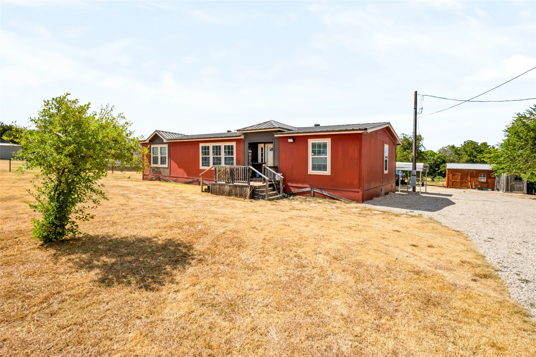 Mobile Home For Sale in Parker County , 170 Western Lake Drive, Weatherford, Texas 76087, 4 Bedroom, 2 Bathroom, Garage spaces, 1,800 Sqft, built in 2017, mls#21390964, Real Estate Agent in Weatherford, Homes For Sale in Parker county, Homes For Sale in Weatherford, Realtor in Weatherford Texas, Real Estate Brokerage Independent Realty Texas, Luminita Cordes Realtor