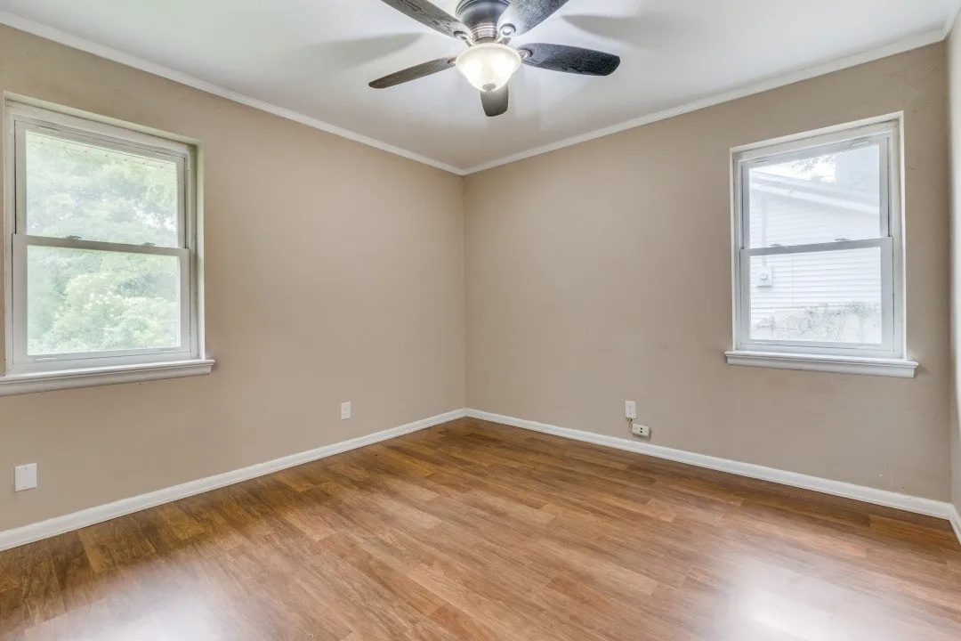 Single Family Residence For Sale in Dallas County , 11049 Paddock Circle, Dallas, Texas 75238, 3 Bedroom, 2 Bathroom, 2 Garage spaces, 1,255 Sqft, built in 1962, mls#21391108, Real Estate Agent in Dallas, Homes For Sale in Dallas county, Homes For Sale in Dallas, Realtor in Dallas Texas, Real Estate Brokerage Independent Realty Texas, Luminita Cordes Realtor