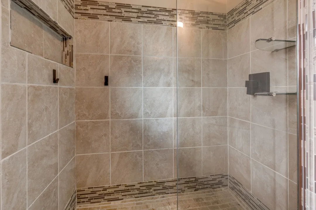 Single Family Residence For Sale in Dallas County , 11049 Paddock Circle, Dallas, Texas 75238, 3 Bedroom, 2 Bathroom, 2 Garage spaces, 1,255 Sqft, built in 1962, mls#21391108, Real Estate Agent in Dallas, Homes For Sale in Dallas county, Homes For Sale in Dallas, Realtor in Dallas Texas, Real Estate Brokerage Independent Realty Texas, Luminita Cordes Realtor