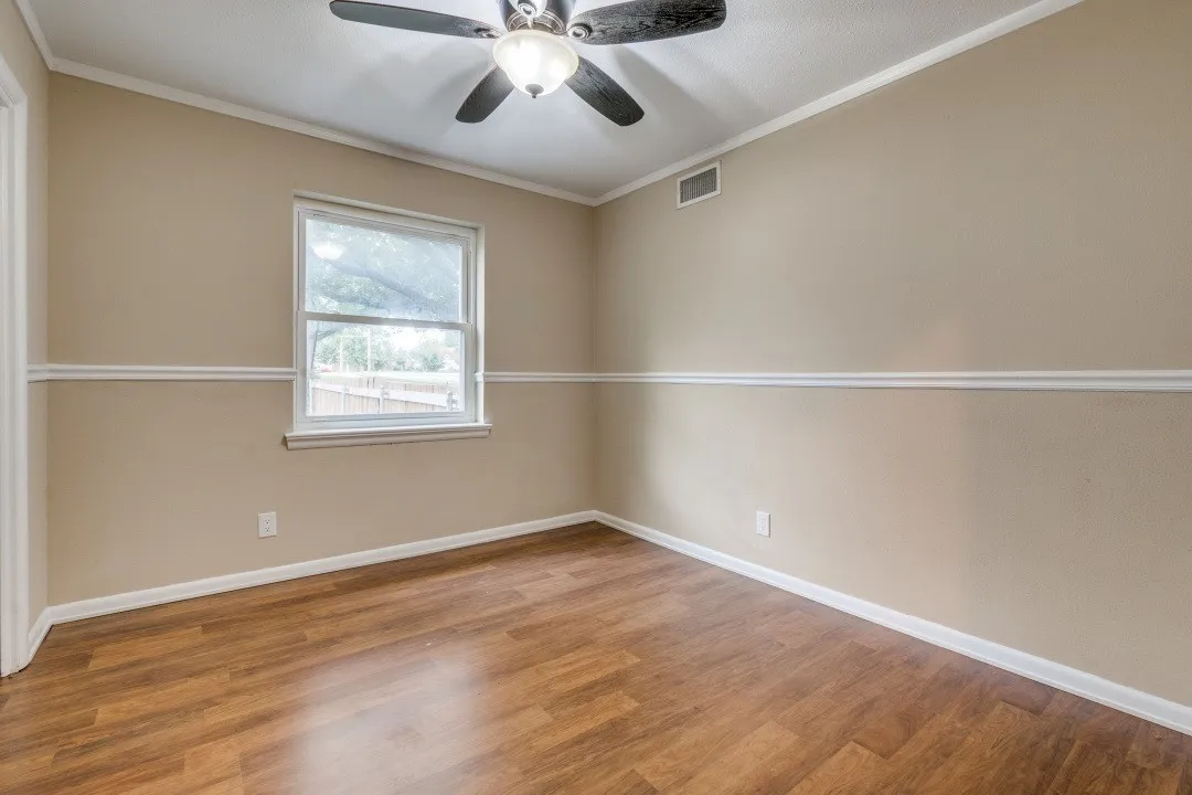 Single Family Residence For Sale in Dallas County , 11049 Paddock Circle, Dallas, Texas 75238, 3 Bedroom, 2 Bathroom, 2 Garage spaces, 1,255 Sqft, built in 1962, mls#21391108, Real Estate Agent in Dallas, Homes For Sale in Dallas county, Homes For Sale in Dallas, Realtor in Dallas Texas, Real Estate Brokerage Independent Realty Texas, Luminita Cordes Realtor
