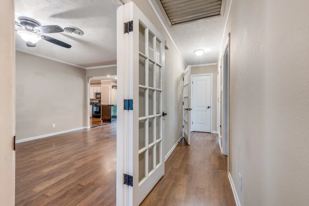 Single Family Residence For Sale in Dallas County , 11049 Paddock Circle, Dallas, Texas 75238, 3 Bedroom, 2 Bathroom, 2 Garage spaces, 1,255 Sqft, built in 1962, mls#21391108, Real Estate Agent in Dallas, Homes For Sale in Dallas county, Homes For Sale in Dallas, Realtor in Dallas Texas, Real Estate Brokerage Independent Realty Texas, Luminita Cordes Realtor