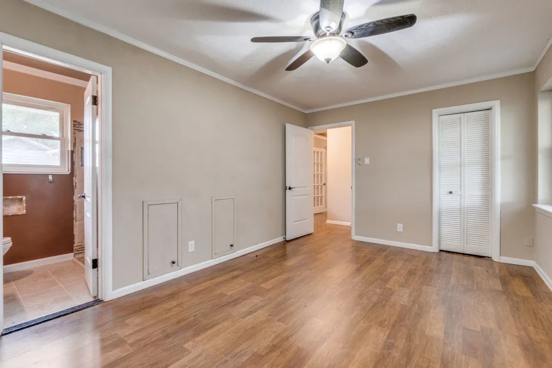 Single Family Residence For Sale in Dallas County , 11049 Paddock Circle, Dallas, Texas 75238, 3 Bedroom, 2 Bathroom, 2 Garage spaces, 1,255 Sqft, built in 1962, mls#21391108, Real Estate Agent in Dallas, Homes For Sale in Dallas county, Homes For Sale in Dallas, Realtor in Dallas Texas, Real Estate Brokerage Independent Realty Texas, Luminita Cordes Realtor