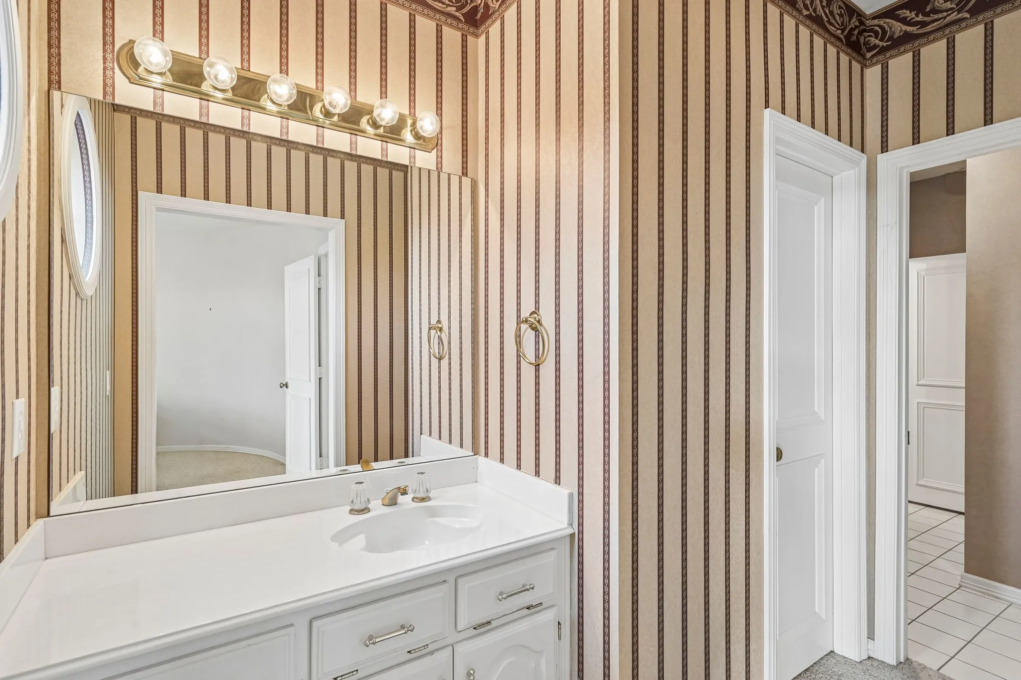 Jack-n-jill bathroom