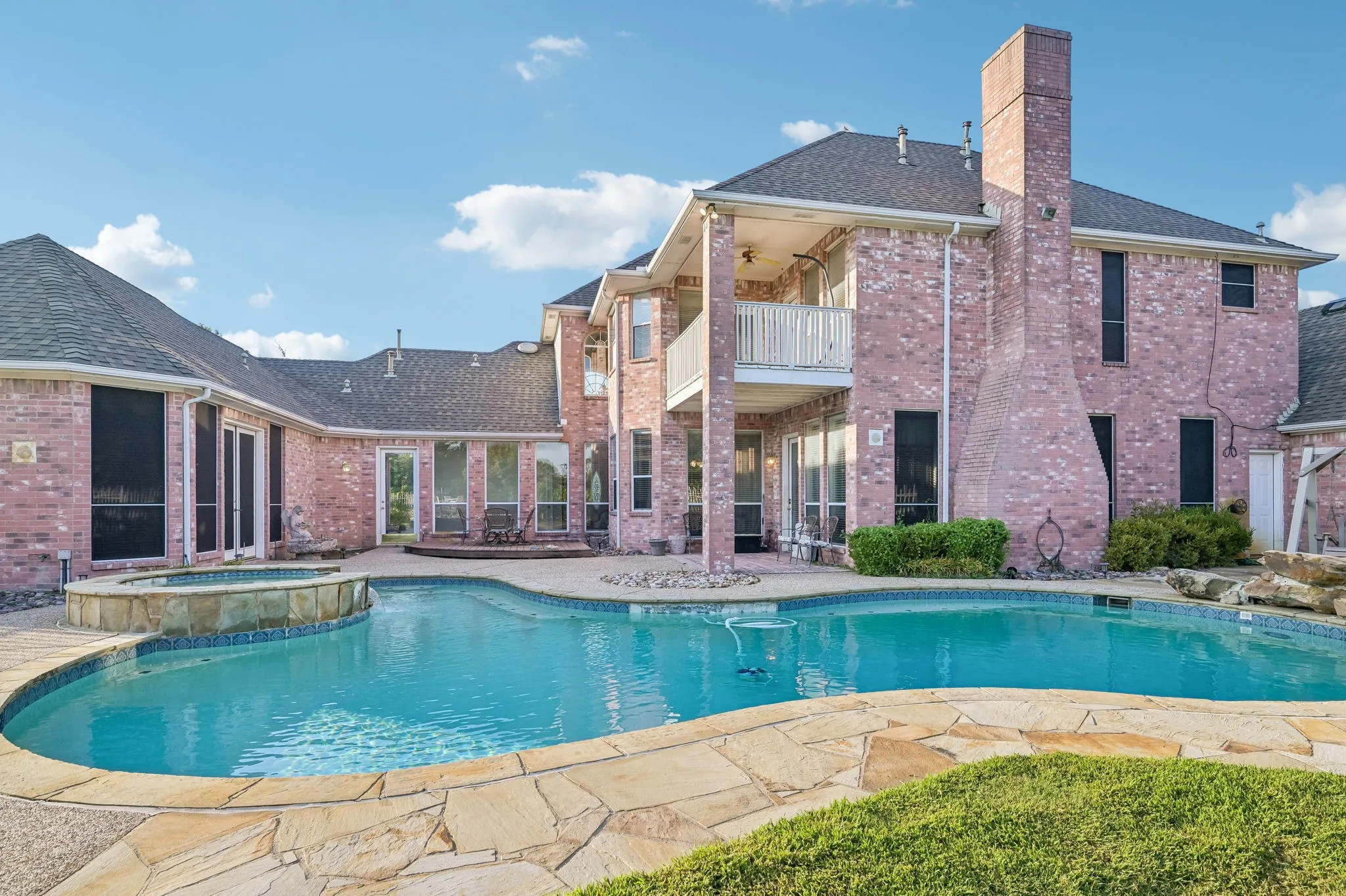 Single Family Residence For Sale in Dallas County , 4009 Rosebud Drive, Rowlett, Texas 75089, 5 Bedroom, 5 Bathroom, 4 Garage spaces, 4,245 Sqft, built in 1994, mls#21391148, Real Estate Agent in Rowlett, Homes For Sale in Dallas county, Homes For Sale in Rowlett, Realtor in Rowlett Texas, Real Estate Brokerage Independent Realty Texas, Luminita Cordes Realtor