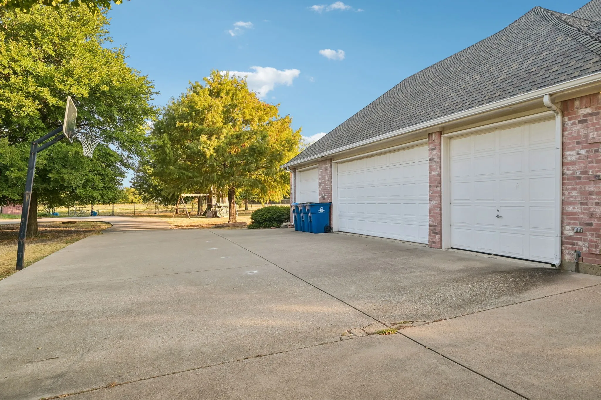 4 car garage & large driveway