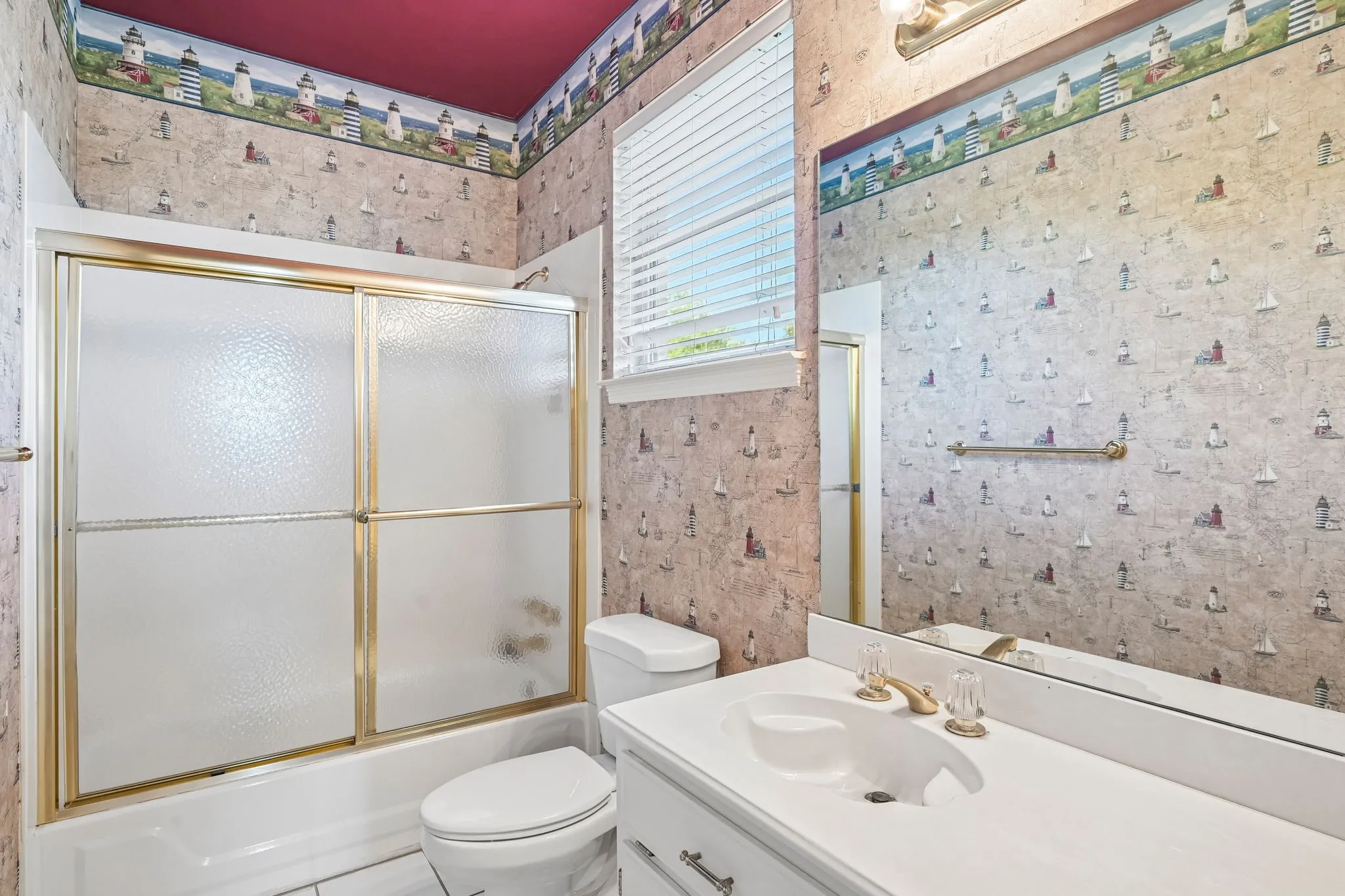 Ful bathroom for bedroom #5