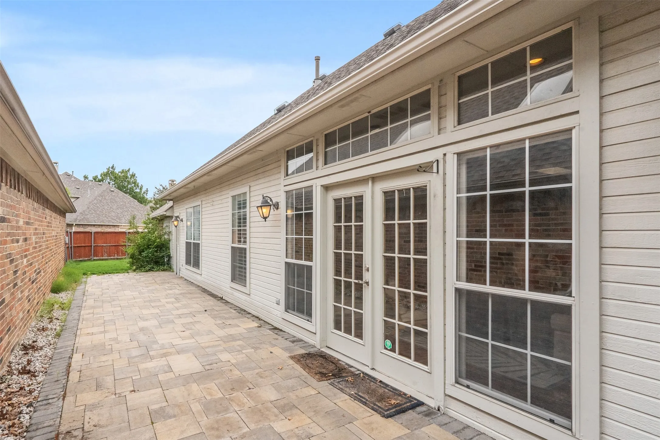 Single Family Residence For Rent in Dallas County , 8620 Forest Glen Drive, Irving, Texas 75063, 3 Bedroom, 2 Bathroom, 2 Garage spaces, 1,660 Sqft, built in 1995, mls#21389931, Real Estate Agent in Irving, Homes For Rent in Dallas county, Homes For Rent in Irving, Realtor in Irving Texas, Real Estate Brokerage Independent Realty Texas, Luminita Cordes Realtor