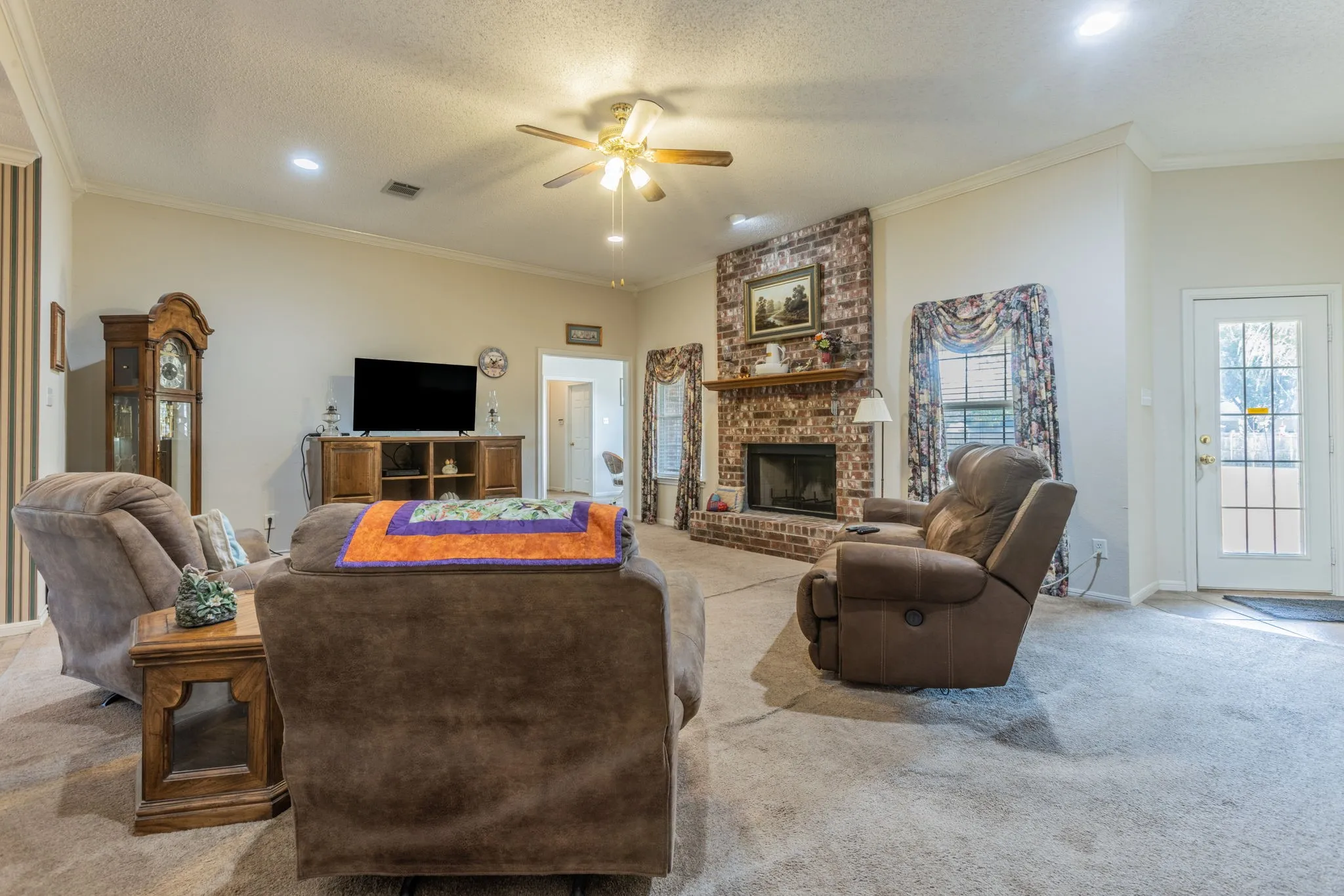 Single Family Residence For Sale in Mc Lennan County , 704 Saratoga Drive, Robinson, Texas 76706, 3 Bedroom, 3 Bathroom, 4 Garage spaces, 2,228 Sqft, built in 1998, mls#21391405, Real Estate Agent in Robinson, Homes For Sale in Mc Lennan county, Homes For Sale in Robinson, Realtor in Robinson Texas, Real Estate Brokerage Independent Realty Texas, Luminita Cordes Realtor