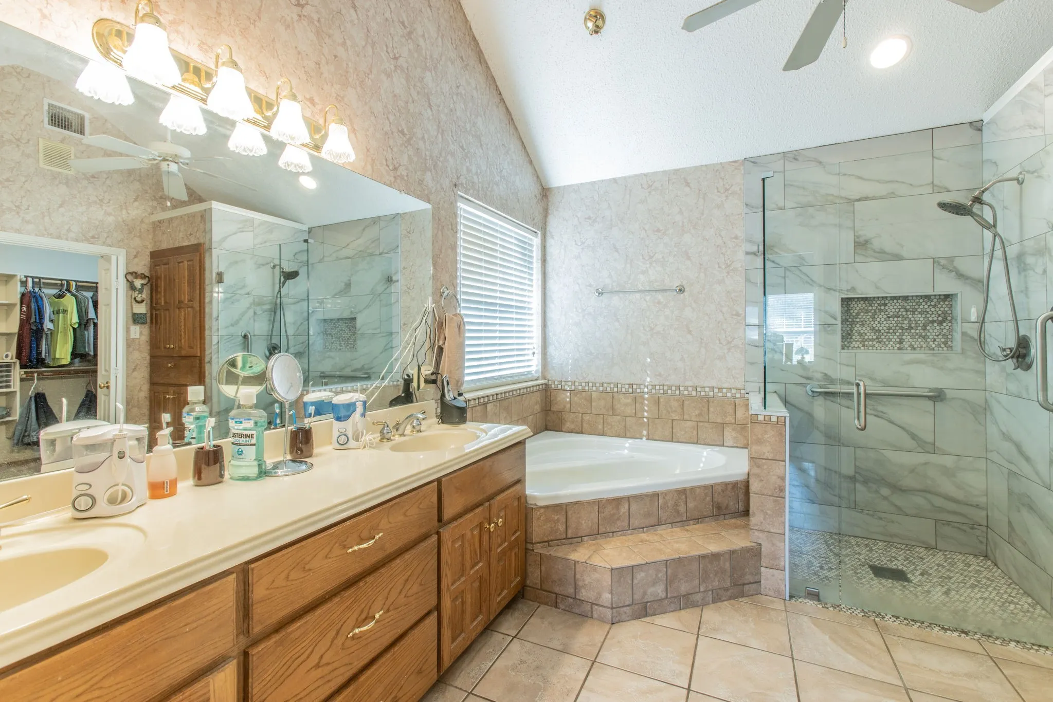 Single Family Residence For Sale in Mc Lennan County , 704 Saratoga Drive, Robinson, Texas 76706, 3 Bedroom, 3 Bathroom, 4 Garage spaces, 2,228 Sqft, built in 1998, mls#21391405, Real Estate Agent in Robinson, Homes For Sale in Mc Lennan county, Homes For Sale in Robinson, Realtor in Robinson Texas, Real Estate Brokerage Independent Realty Texas, Luminita Cordes Realtor