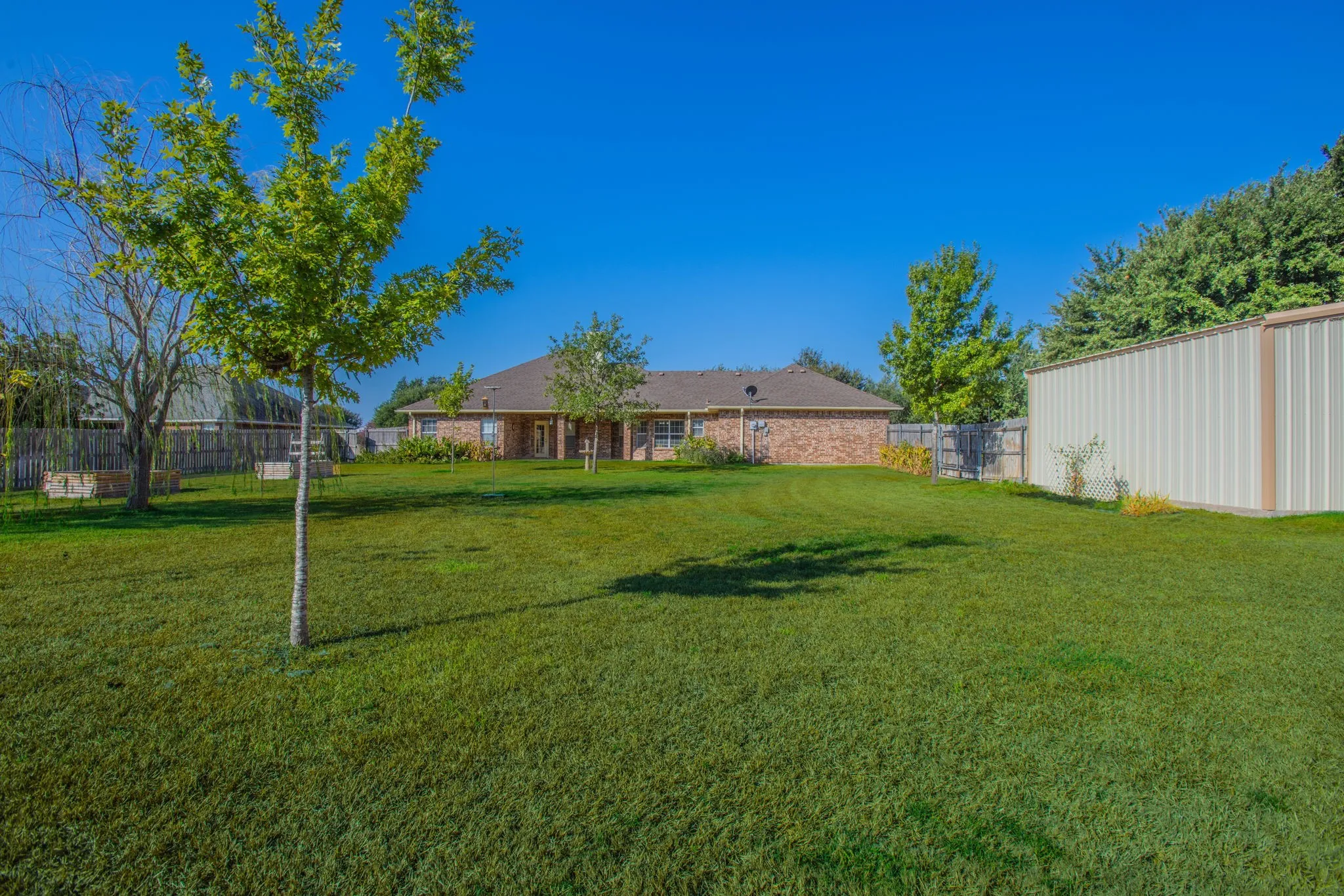 Single Family Residence For Sale in Mc Lennan County , 704 Saratoga Drive, Robinson, Texas 76706, 3 Bedroom, 3 Bathroom, 4 Garage spaces, 2,228 Sqft, built in 1998, mls#21391405, Real Estate Agent in Robinson, Homes For Sale in Mc Lennan county, Homes For Sale in Robinson, Realtor in Robinson Texas, Real Estate Brokerage Independent Realty Texas, Luminita Cordes Realtor