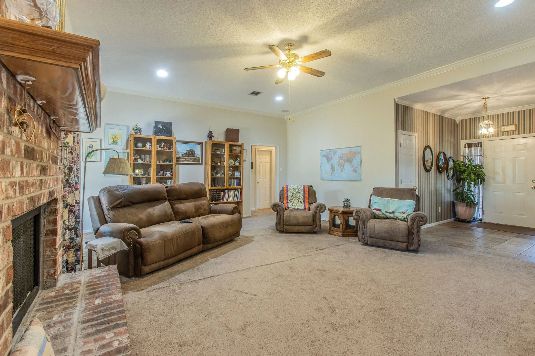 Single Family Residence For Sale in Mc Lennan County , 704 Saratoga Drive, Robinson, Texas 76706, 3 Bedroom, 3 Bathroom, 4 Garage spaces, 2,228 Sqft, built in 1998, mls#21391405, Real Estate Agent in Robinson, Homes For Sale in Mc Lennan county, Homes For Sale in Robinson, Realtor in Robinson Texas, Real Estate Brokerage Independent Realty Texas, Luminita Cordes Realtor