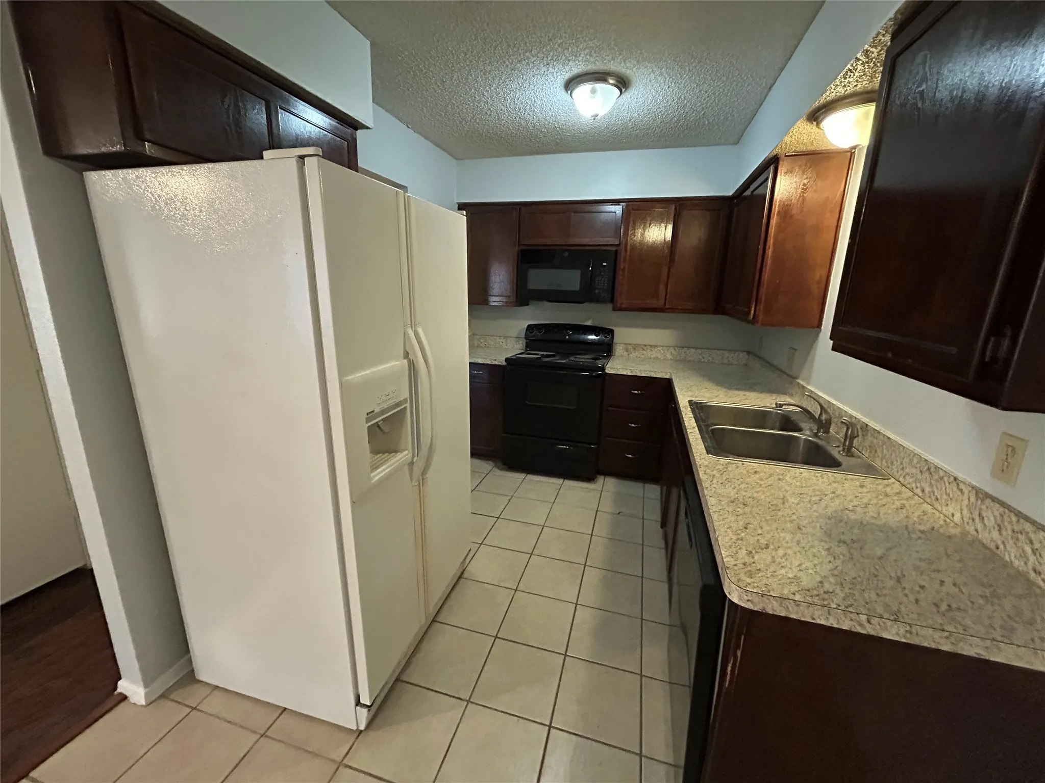 Duplex For Rent in Tarrant County , 7738 Sable Lane, North Richland Hills, Texas 76182, 2 Bedroom, 2 Bathroom, Garage spaces, 1,077 Sqft, built in 1985, mls#21391398, Real Estate Agent in North Richland Hills, Homes For Rent in Tarrant county, Homes For Rent in North Richland Hills, Realtor in North Richland Hills Texas, Real Estate Brokerage Independent Realty Texas, Luminita Cordes Realtor