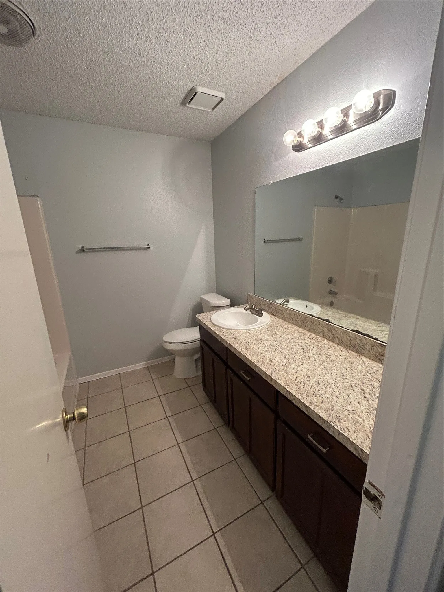Duplex For Rent in Tarrant County , 7738 Sable Lane, North Richland Hills, Texas 76182, 2 Bedroom, 2 Bathroom, Garage spaces, 1,077 Sqft, built in 1985, mls#21391398, Real Estate Agent in North Richland Hills, Homes For Rent in Tarrant county, Homes For Rent in North Richland Hills, Realtor in North Richland Hills Texas, Real Estate Brokerage Independent Realty Texas, Luminita Cordes Realtor