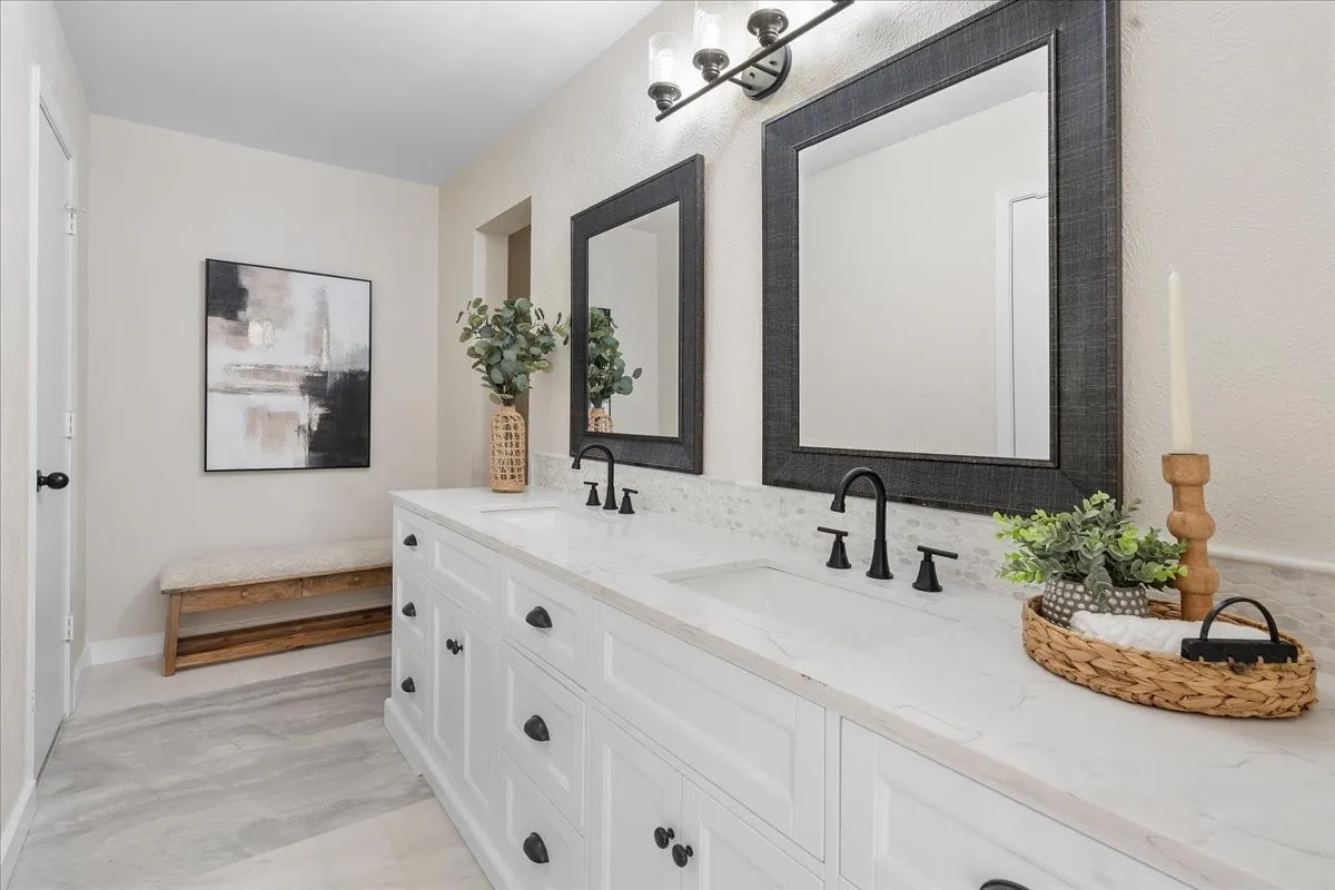 Single Family Residence For Sale in Tarrant County , 8224 Pearl Street, North Richland Hills, Texas 76180, 3 Bedroom, 2 Bathroom, 2 Garage spaces, 1,687 Sqft, built in 1977, mls#21375376, Real Estate Agent in North Richland Hills, Homes For Sale in Tarrant county, Homes For Sale in North Richland Hills, Realtor in North Richland Hills Texas, Real Estate Brokerage Independent Realty Texas, Luminita Cordes Realtor
