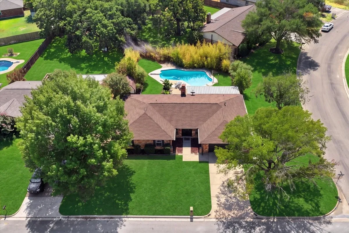 Single Family Residence For Sale in Tarrant County , 8224 Pearl Street, North Richland Hills, Texas 76180, 3 Bedroom, 2 Bathroom, 2 Garage spaces, 1,687 Sqft, built in 1977, mls#21375376, Real Estate Agent in North Richland Hills, Homes For Sale in Tarrant county, Homes For Sale in North Richland Hills, Realtor in North Richland Hills Texas, Real Estate Brokerage Independent Realty Texas, Luminita Cordes Realtor