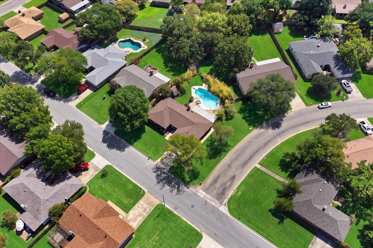 Single Family Residence For Sale in Tarrant County , 8224 Pearl Street, North Richland Hills, Texas 76180, 3 Bedroom, 2 Bathroom, 2 Garage spaces, 1,687 Sqft, built in 1977, mls#21375376, Real Estate Agent in North Richland Hills, Homes For Sale in Tarrant county, Homes For Sale in North Richland Hills, Realtor in North Richland Hills Texas, Real Estate Brokerage Independent Realty Texas, Luminita Cordes Realtor