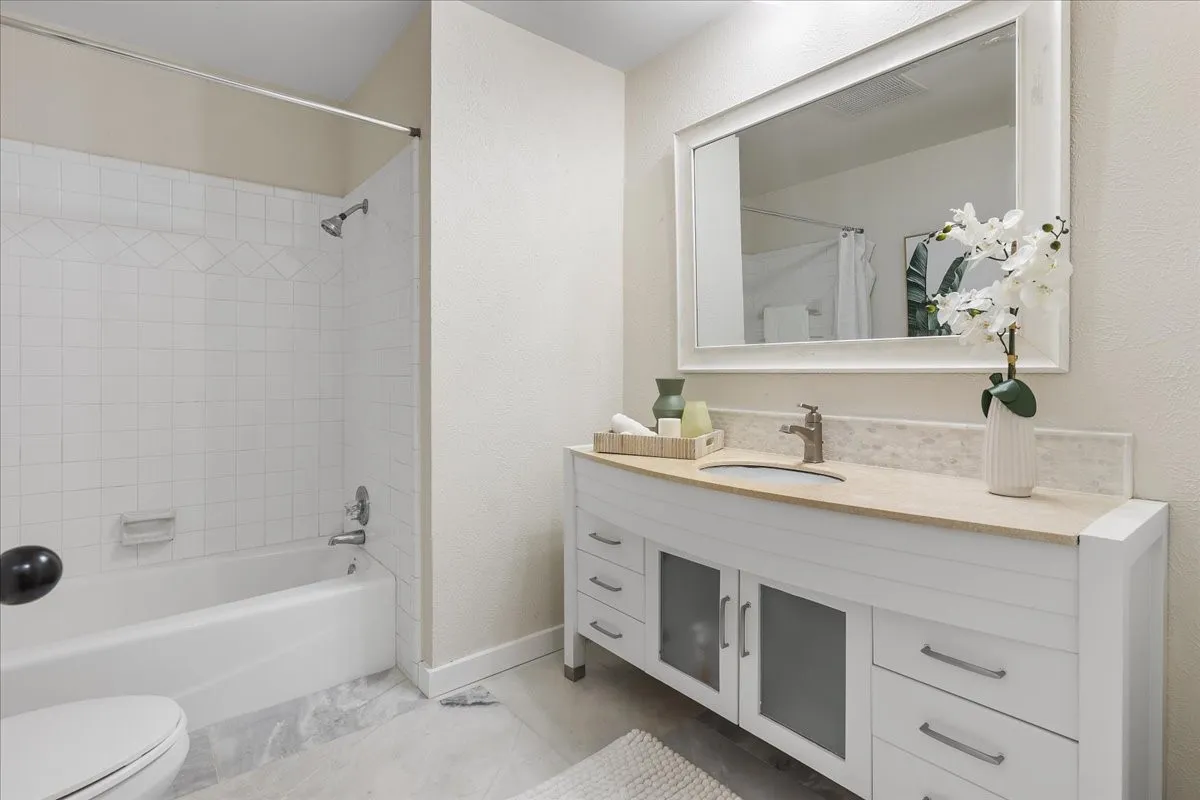 Single Family Residence For Sale in Tarrant County , 8224 Pearl Street, North Richland Hills, Texas 76180, 3 Bedroom, 2 Bathroom, 2 Garage spaces, 1,687 Sqft, built in 1977, mls#21375376, Real Estate Agent in North Richland Hills, Homes For Sale in Tarrant county, Homes For Sale in North Richland Hills, Realtor in North Richland Hills Texas, Real Estate Brokerage Independent Realty Texas, Luminita Cordes Realtor