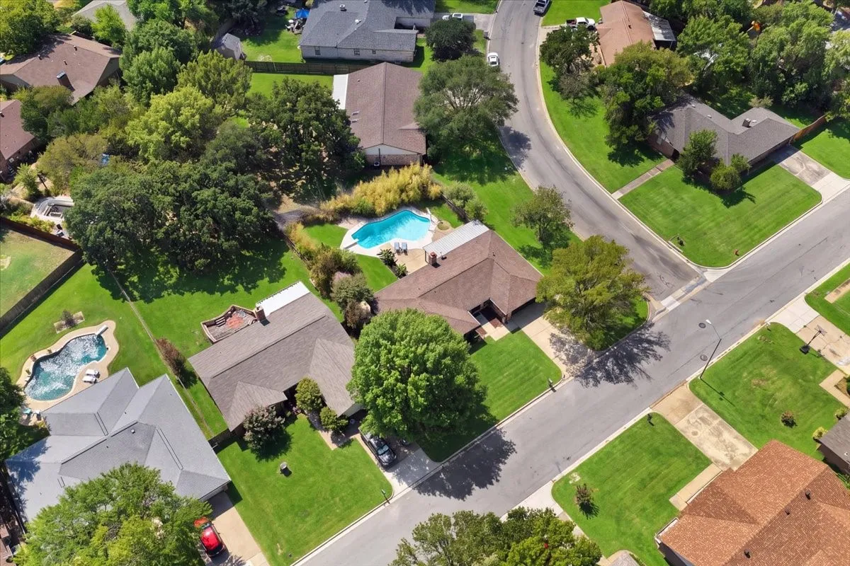 Single Family Residence For Sale in Tarrant County , 8224 Pearl Street, North Richland Hills, Texas 76180, 3 Bedroom, 2 Bathroom, 2 Garage spaces, 1,687 Sqft, built in 1977, mls#21375376, Real Estate Agent in North Richland Hills, Homes For Sale in Tarrant county, Homes For Sale in North Richland Hills, Realtor in North Richland Hills Texas, Real Estate Brokerage Independent Realty Texas, Luminita Cordes Realtor