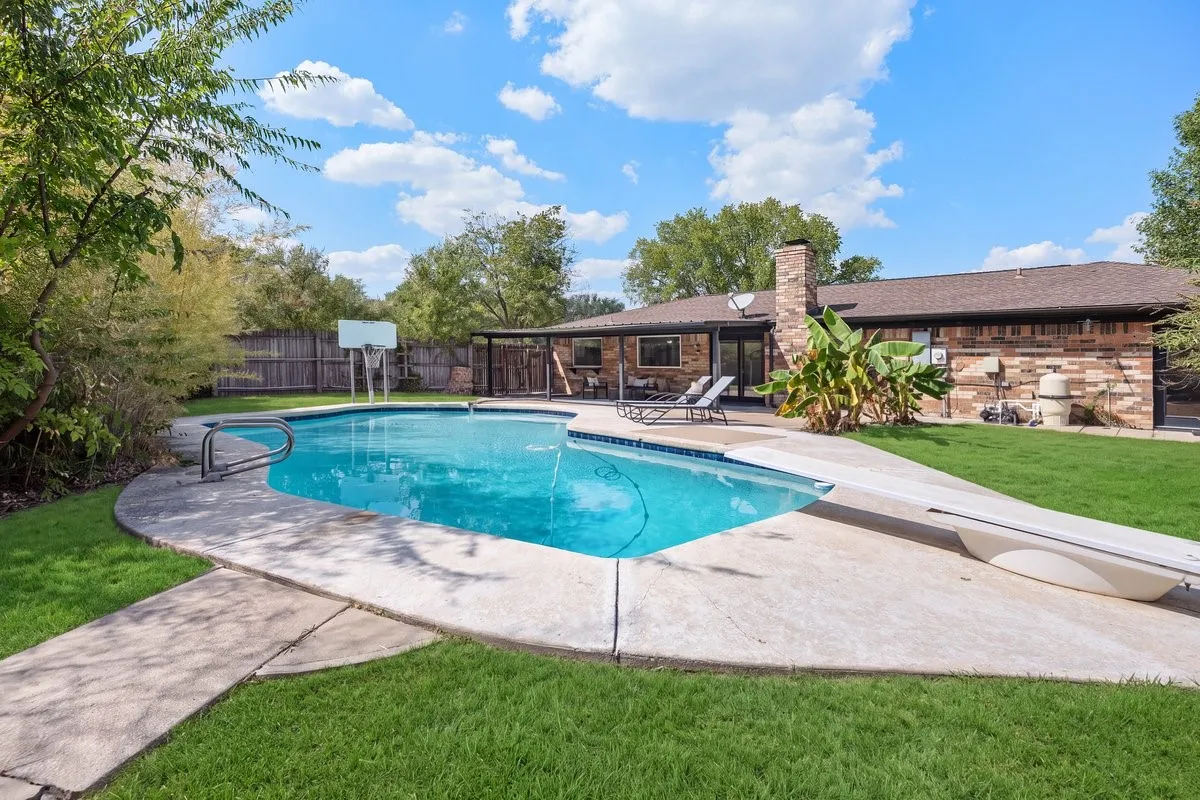 Single Family Residence For Sale in Tarrant County , 8224 Pearl Street, North Richland Hills, Texas 76180, 3 Bedroom, 2 Bathroom, 2 Garage spaces, 1,687 Sqft, built in 1977, mls#21375376, Real Estate Agent in North Richland Hills, Homes For Sale in Tarrant county, Homes For Sale in North Richland Hills, Realtor in North Richland Hills Texas, Real Estate Brokerage Independent Realty Texas, Luminita Cordes Realtor