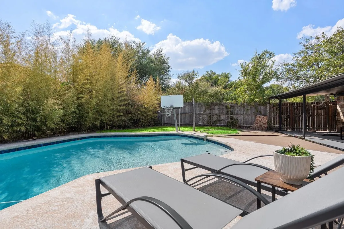 Single Family Residence For Sale in Tarrant County , 8224 Pearl Street, North Richland Hills, Texas 76180, 3 Bedroom, 2 Bathroom, 2 Garage spaces, 1,687 Sqft, built in 1977, mls#21375376, Real Estate Agent in North Richland Hills, Homes For Sale in Tarrant county, Homes For Sale in North Richland Hills, Realtor in North Richland Hills Texas, Real Estate Brokerage Independent Realty Texas, Luminita Cordes Realtor