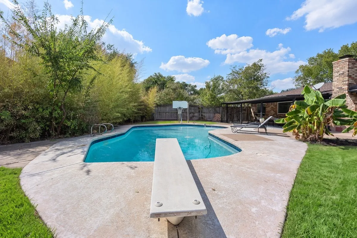 Single Family Residence For Sale in Tarrant County , 8224 Pearl Street, North Richland Hills, Texas 76180, 3 Bedroom, 2 Bathroom, 2 Garage spaces, 1,687 Sqft, built in 1977, mls#21375376, Real Estate Agent in North Richland Hills, Homes For Sale in Tarrant county, Homes For Sale in North Richland Hills, Realtor in North Richland Hills Texas, Real Estate Brokerage Independent Realty Texas, Luminita Cordes Realtor