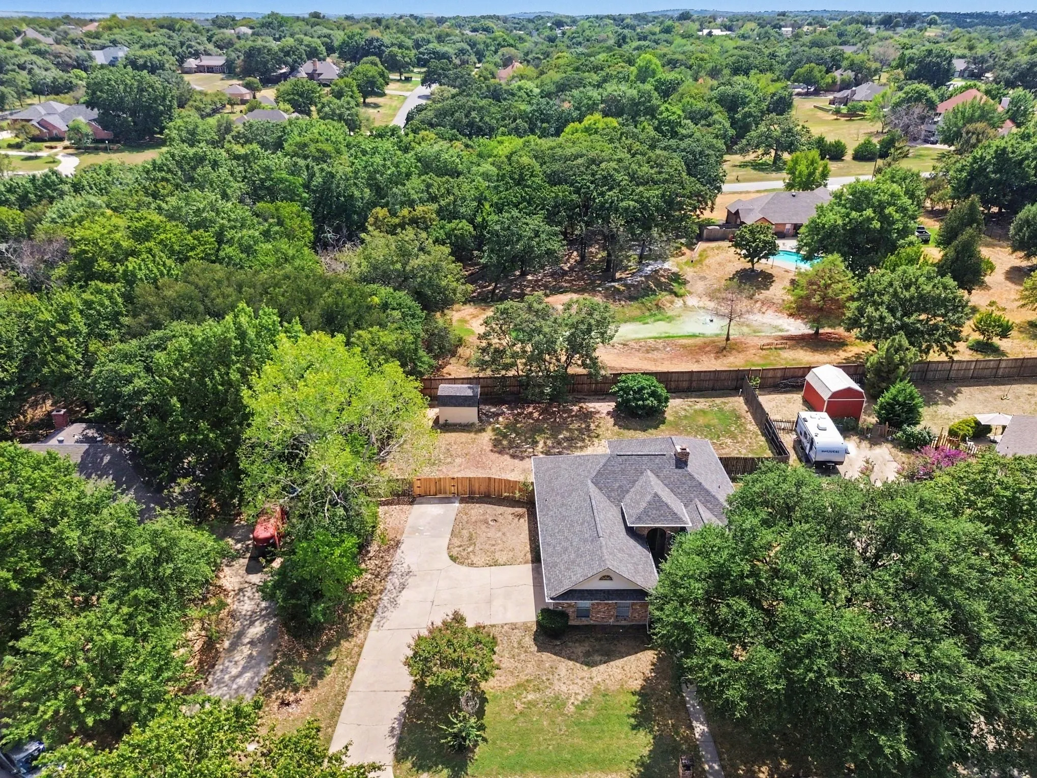 Single Family Residence For Sale in Parker County , 110 Mill Creek Lane, Weatherford, Texas 76087, 3 Bedroom, 2 Bathroom, 2 Garage spaces, 1,674 Sqft, built in 1989, mls#21368355, Real Estate Agent in Weatherford, Homes For Sale in Parker county, Homes For Sale in Weatherford, Realtor in Weatherford Texas, Real Estate Brokerage Independent Realty Texas, Luminita Cordes Realtor