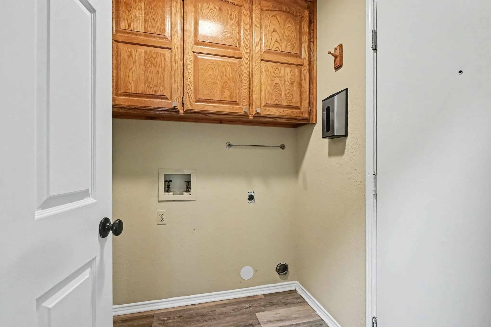 Single Family Residence For Sale in Parker County , 110 Mill Creek Lane, Weatherford, Texas 76087, 3 Bedroom, 2 Bathroom, 2 Garage spaces, 1,674 Sqft, built in 1989, mls#21368355, Real Estate Agent in Weatherford, Homes For Sale in Parker county, Homes For Sale in Weatherford, Realtor in Weatherford Texas, Real Estate Brokerage Independent Realty Texas, Luminita Cordes Realtor