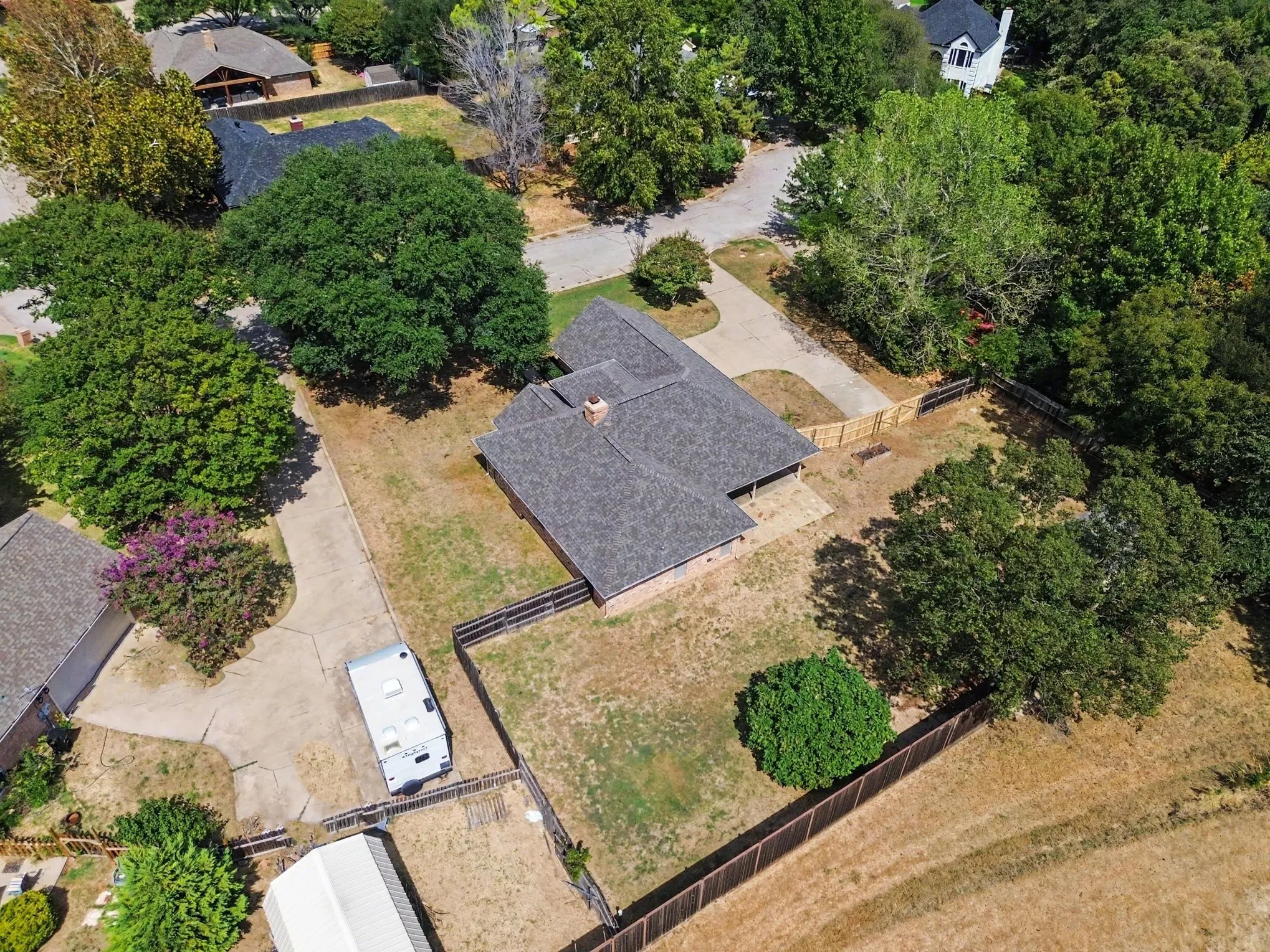 Single Family Residence For Sale in Parker County , 110 Mill Creek Lane, Weatherford, Texas 76087, 3 Bedroom, 2 Bathroom, 2 Garage spaces, 1,674 Sqft, built in 1989, mls#21368355, Real Estate Agent in Weatherford, Homes For Sale in Parker county, Homes For Sale in Weatherford, Realtor in Weatherford Texas, Real Estate Brokerage Independent Realty Texas, Luminita Cordes Realtor