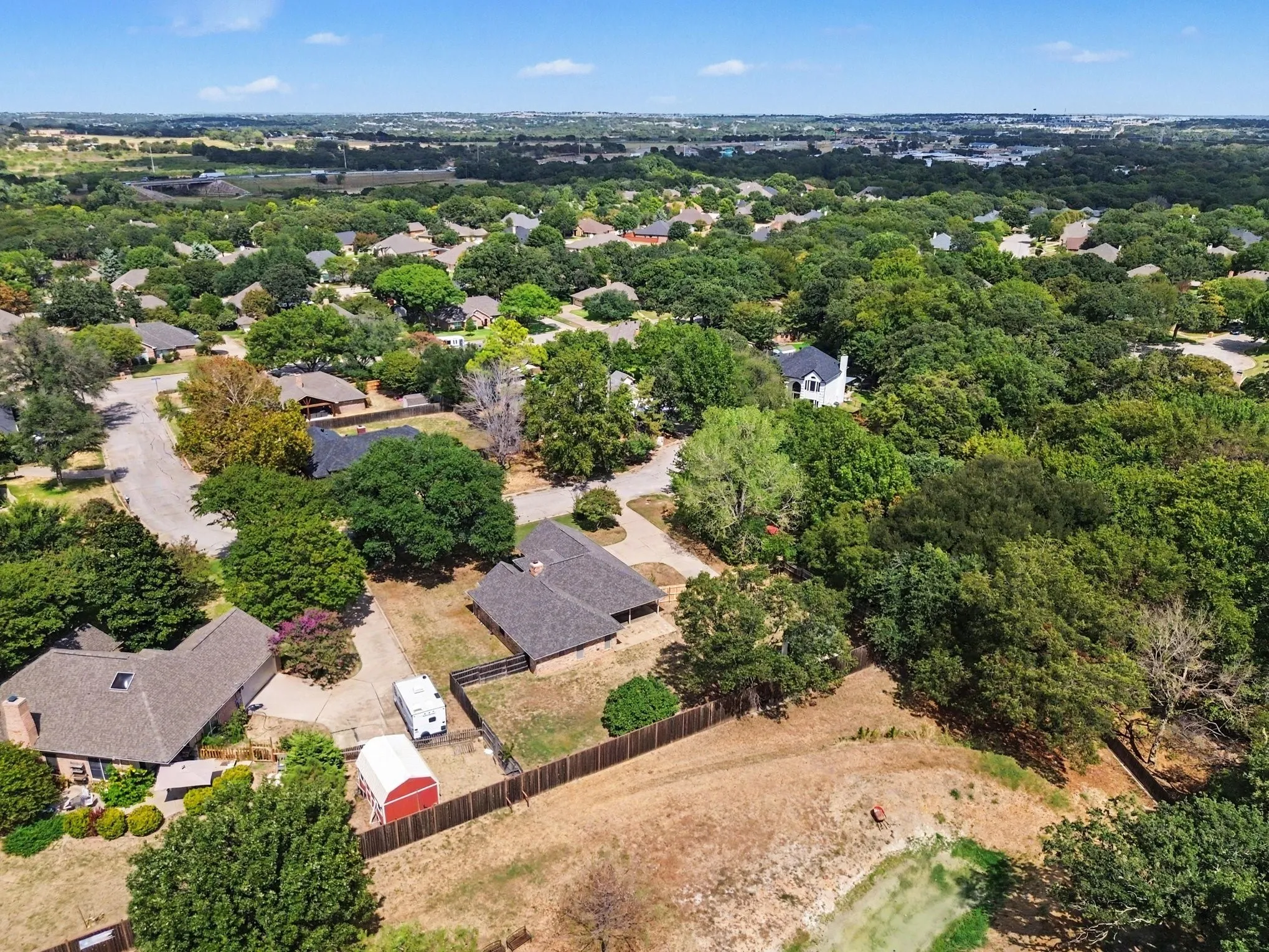 Single Family Residence For Sale in Parker County , 110 Mill Creek Lane, Weatherford, Texas 76087, 3 Bedroom, 2 Bathroom, 2 Garage spaces, 1,674 Sqft, built in 1989, mls#21368355, Real Estate Agent in Weatherford, Homes For Sale in Parker county, Homes For Sale in Weatherford, Realtor in Weatherford Texas, Real Estate Brokerage Independent Realty Texas, Luminita Cordes Realtor
