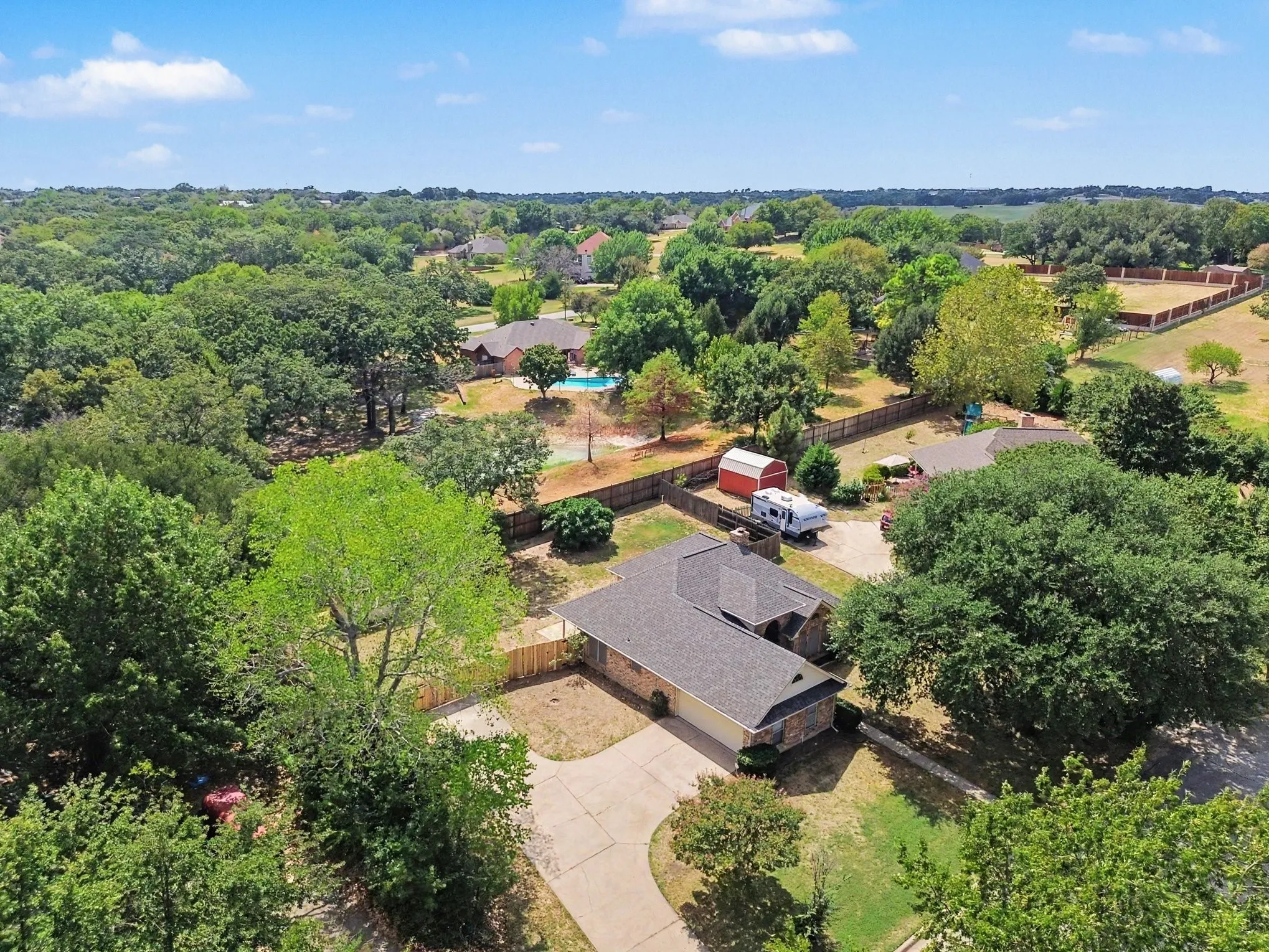 Single Family Residence For Sale in Parker County , 110 Mill Creek Lane, Weatherford, Texas 76087, 3 Bedroom, 2 Bathroom, 2 Garage spaces, 1,674 Sqft, built in 1989, mls#21368355, Real Estate Agent in Weatherford, Homes For Sale in Parker county, Homes For Sale in Weatherford, Realtor in Weatherford Texas, Real Estate Brokerage Independent Realty Texas, Luminita Cordes Realtor