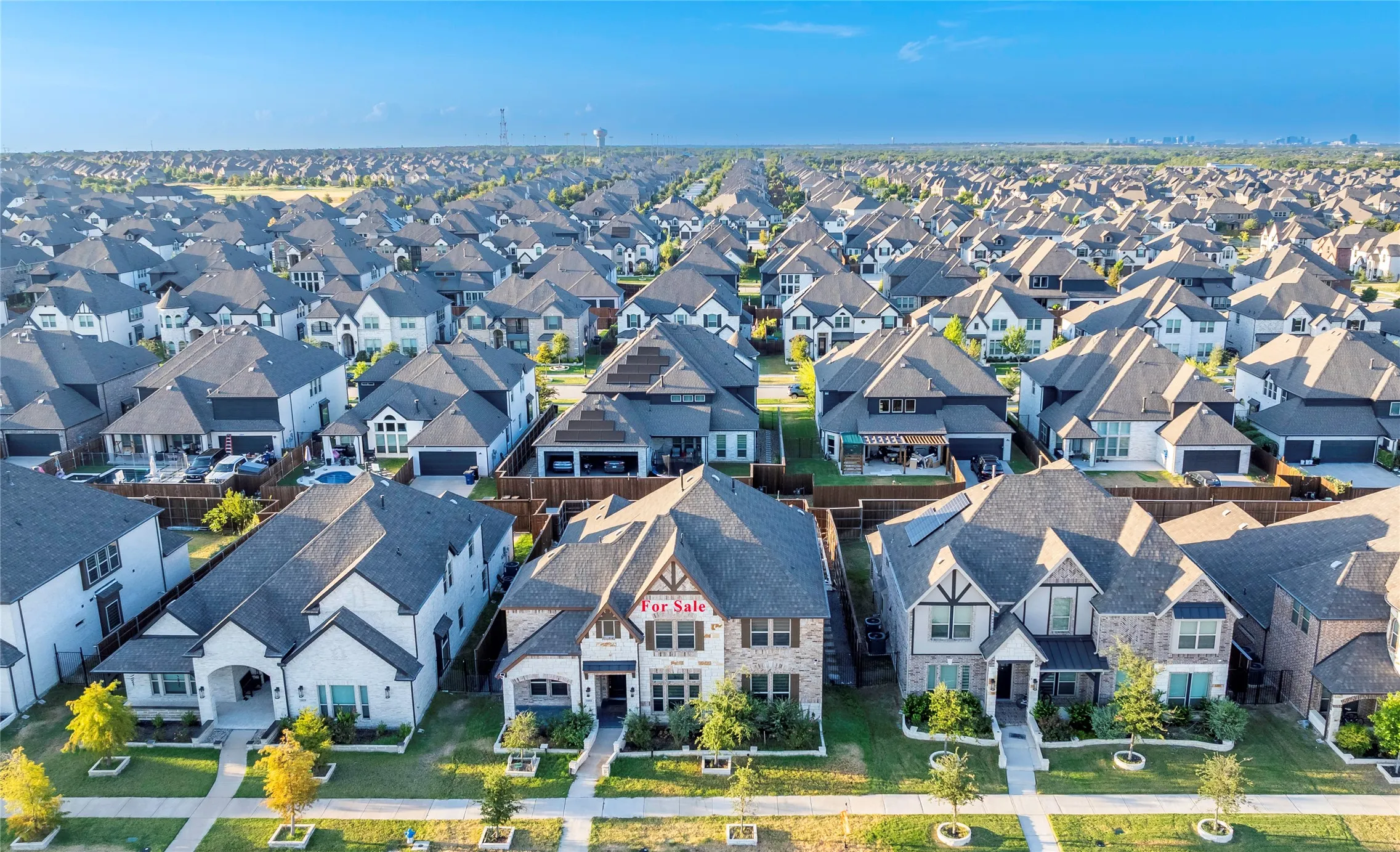 Single Family Residence For Sale in Collin County , 11811 Great Trail, Frisco, Texas 75035, 5 Bedroom, 5 Bathroom, 2 Garage spaces, 3,824 Sqft, built in 2022, mls#21391386, Real Estate Agent in Frisco, Homes For Sale in Collin county, Homes For Sale in Frisco, Realtor in Frisco Texas, Real Estate Brokerage Independent Realty Texas, Luminita Cordes Realtor