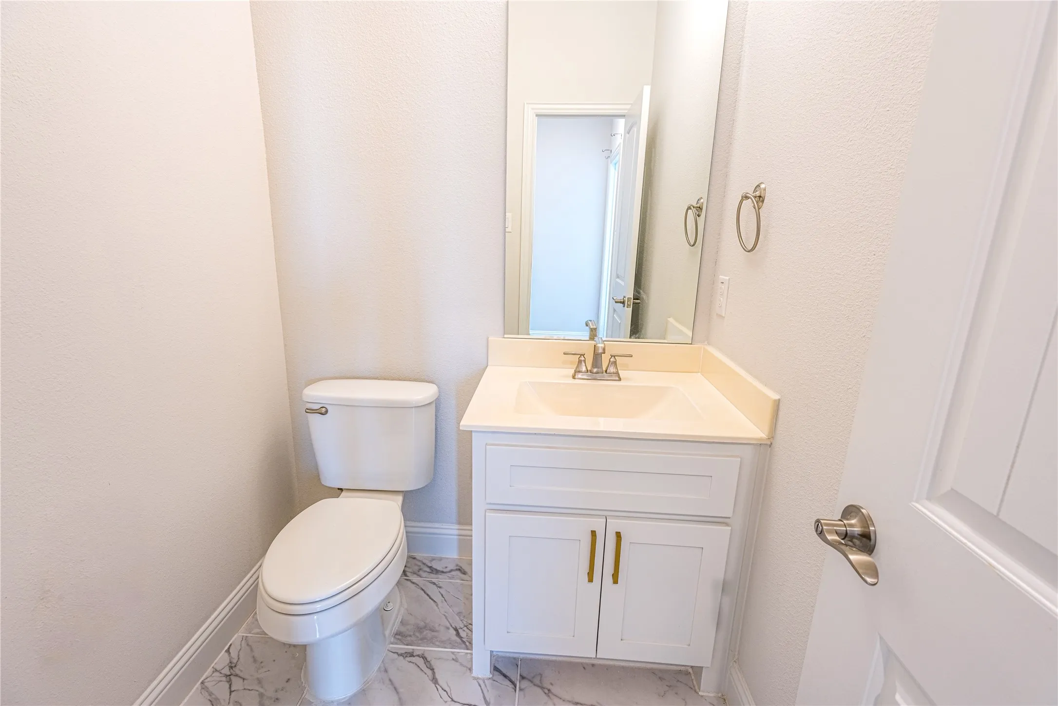 Single Family Residence For Sale in Collin County , 11811 Great Trail, Frisco, Texas 75035, 5 Bedroom, 5 Bathroom, 2 Garage spaces, 3,824 Sqft, built in 2022, mls#21391386, Real Estate Agent in Frisco, Homes For Sale in Collin county, Homes For Sale in Frisco, Realtor in Frisco Texas, Real Estate Brokerage Independent Realty Texas, Luminita Cordes Realtor