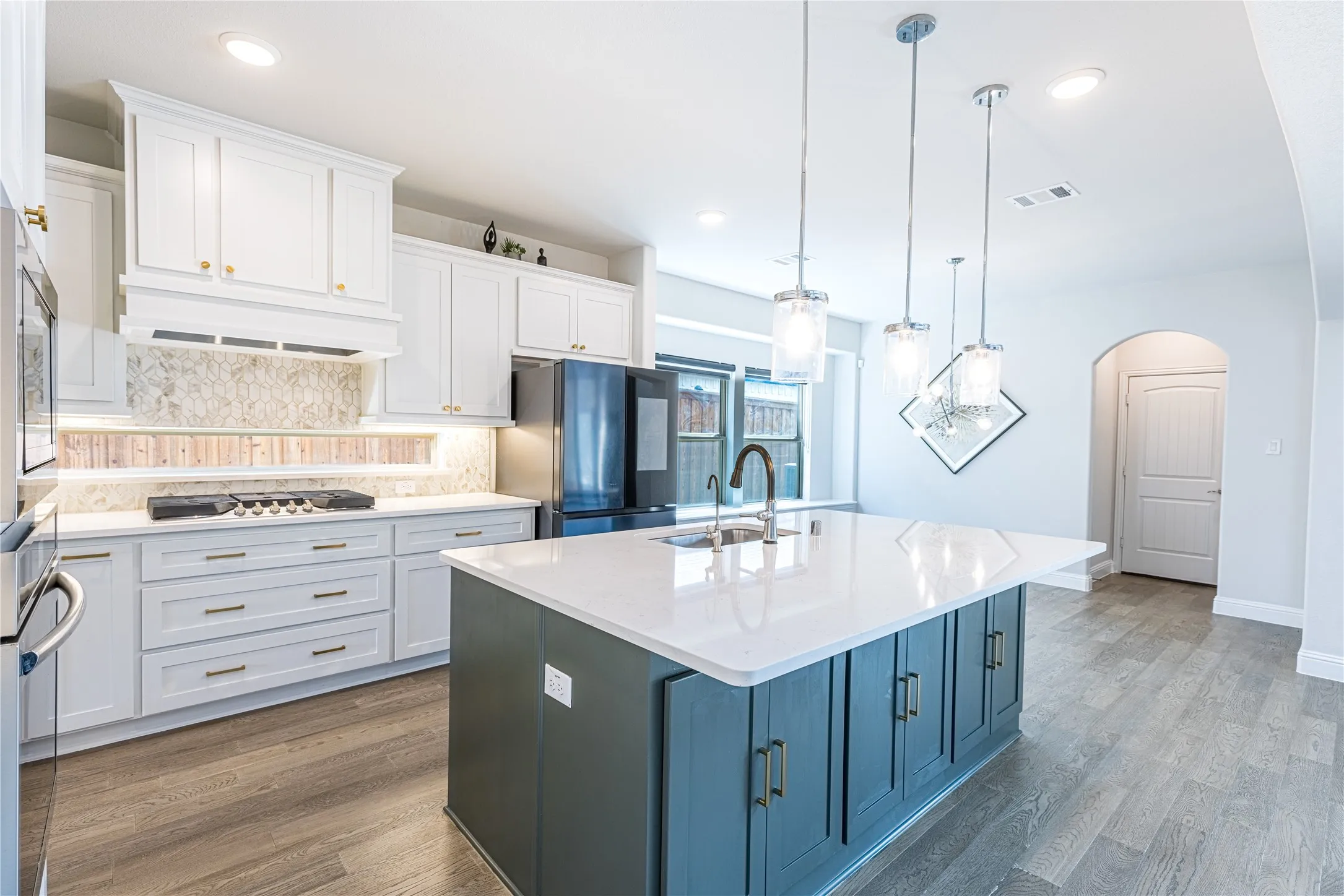 Single Family Residence For Sale in Collin County , 11811 Great Trail, Frisco, Texas 75035, 5 Bedroom, 5 Bathroom, 2 Garage spaces, 3,824 Sqft, built in 2022, mls#21391386, Real Estate Agent in Frisco, Homes For Sale in Collin county, Homes For Sale in Frisco, Realtor in Frisco Texas, Real Estate Brokerage Independent Realty Texas, Luminita Cordes Realtor
