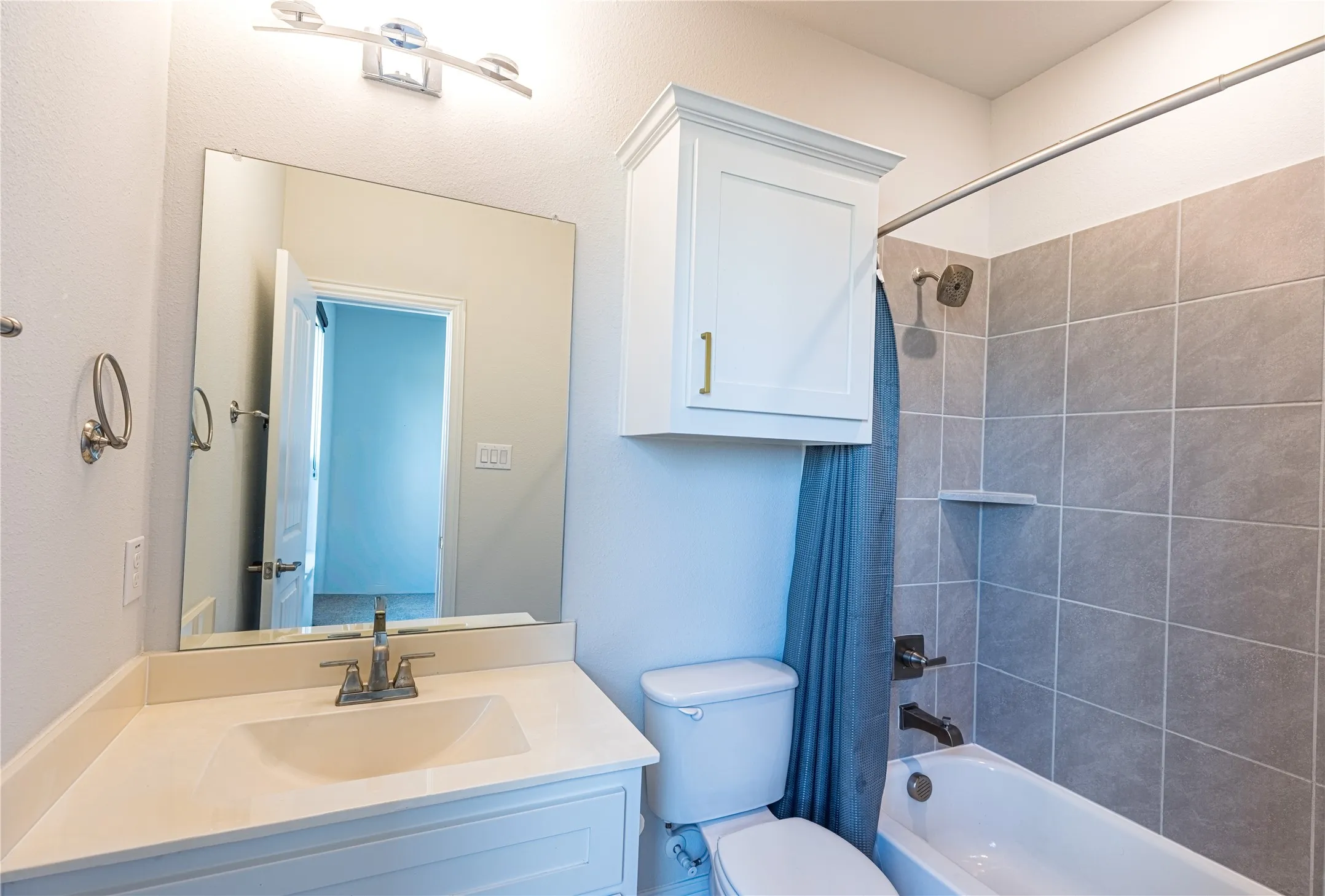 Single Family Residence For Sale in Collin County , 11811 Great Trail, Frisco, Texas 75035, 5 Bedroom, 5 Bathroom, 2 Garage spaces, 3,824 Sqft, built in 2022, mls#21391386, Real Estate Agent in Frisco, Homes For Sale in Collin county, Homes For Sale in Frisco, Realtor in Frisco Texas, Real Estate Brokerage Independent Realty Texas, Luminita Cordes Realtor