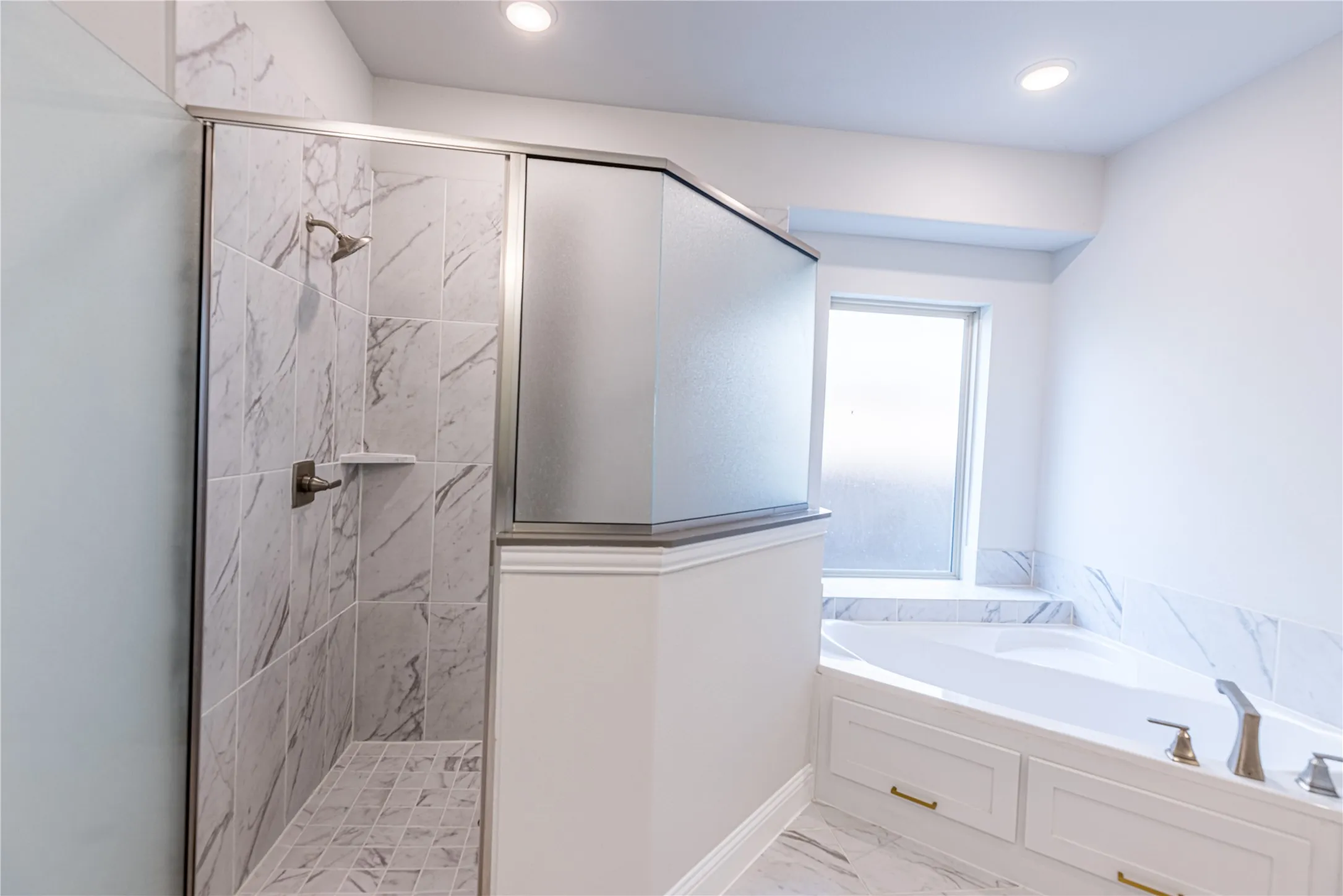 Single Family Residence For Sale in Collin County , 11811 Great Trail, Frisco, Texas 75035, 5 Bedroom, 5 Bathroom, 2 Garage spaces, 3,824 Sqft, built in 2022, mls#21391386, Real Estate Agent in Frisco, Homes For Sale in Collin county, Homes For Sale in Frisco, Realtor in Frisco Texas, Real Estate Brokerage Independent Realty Texas, Luminita Cordes Realtor