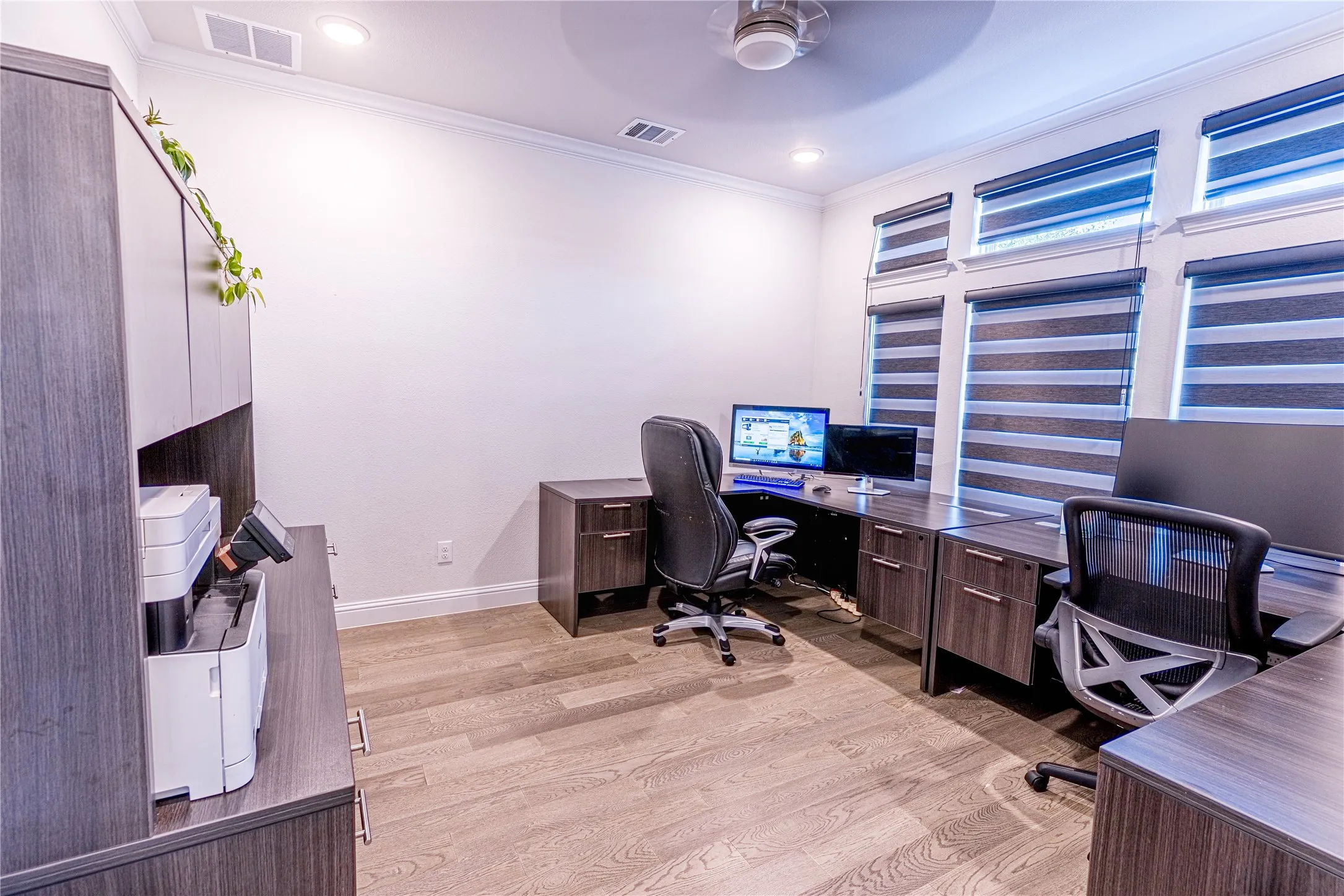 Single Family Residence For Sale in Collin County , 11811 Great Trail, Frisco, Texas 75035, 5 Bedroom, 5 Bathroom, 2 Garage spaces, 3,824 Sqft, built in 2022, mls#21391386, Real Estate Agent in Frisco, Homes For Sale in Collin county, Homes For Sale in Frisco, Realtor in Frisco Texas, Real Estate Brokerage Independent Realty Texas, Luminita Cordes Realtor