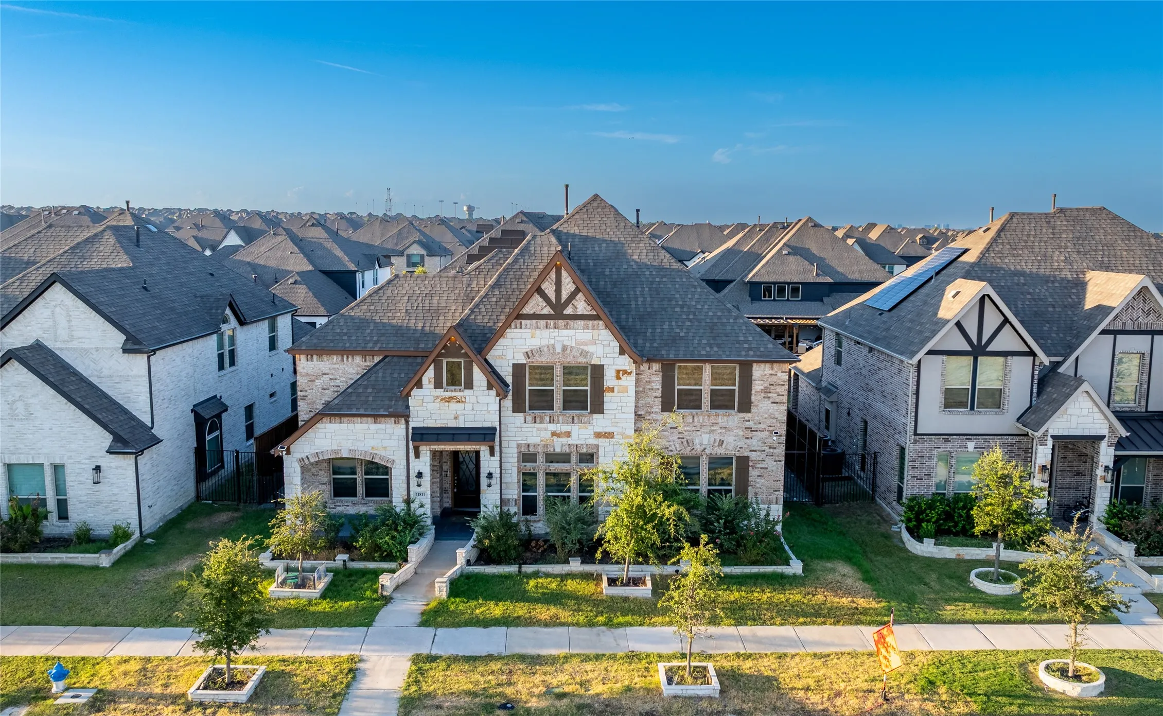 Single Family Residence For Sale in Collin County , 11811 Great Trail, Frisco, Texas 75035, 5 Bedroom, 5 Bathroom, 2 Garage spaces, 3,824 Sqft, built in 2022, mls#21391386, Real Estate Agent in Frisco, Homes For Sale in Collin county, Homes For Sale in Frisco, Realtor in Frisco Texas, Real Estate Brokerage Independent Realty Texas, Luminita Cordes Realtor