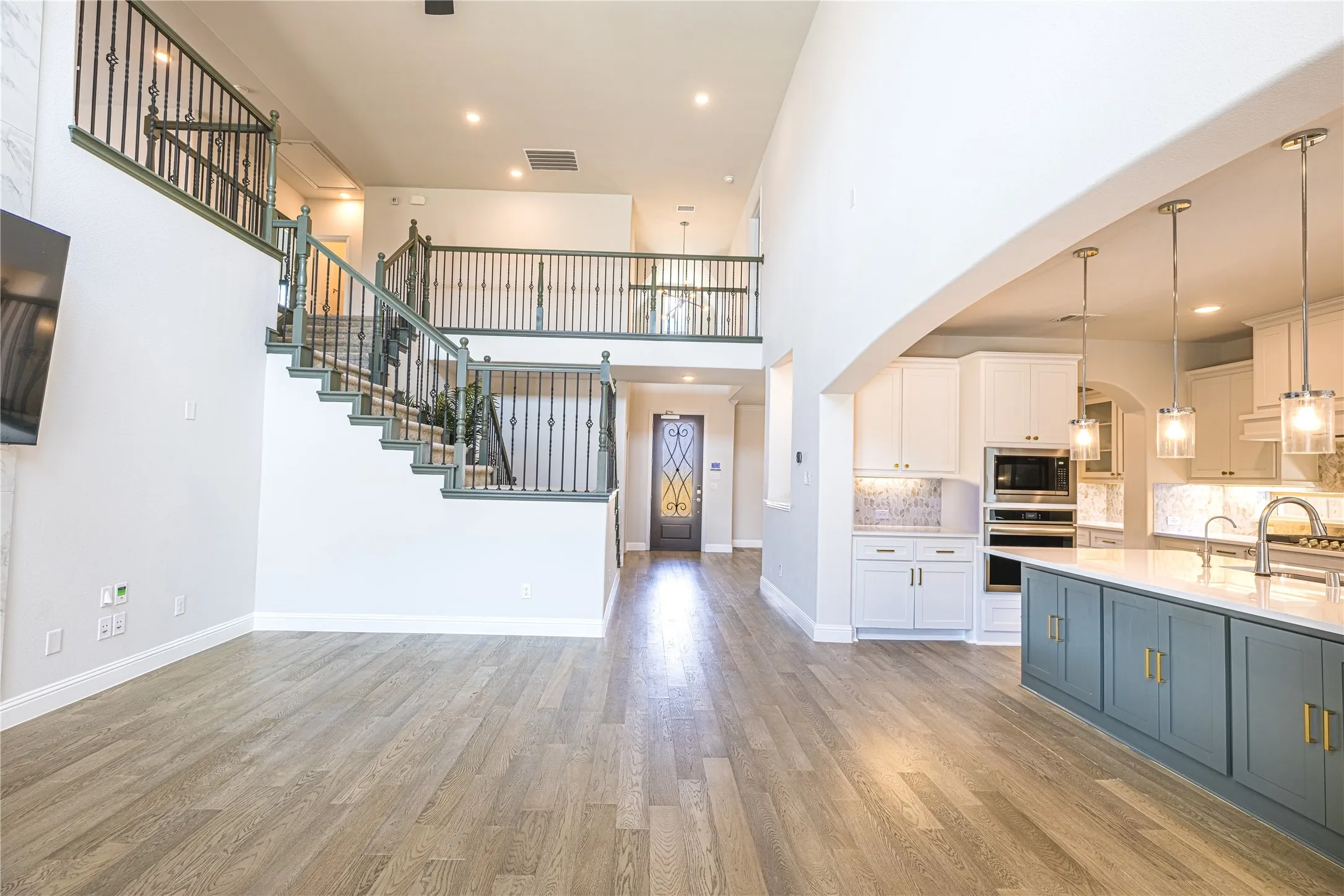 Single Family Residence For Sale in Collin County , 11811 Great Trail, Frisco, Texas 75035, 5 Bedroom, 5 Bathroom, 2 Garage spaces, 3,824 Sqft, built in 2022, mls#21391386, Real Estate Agent in Frisco, Homes For Sale in Collin county, Homes For Sale in Frisco, Realtor in Frisco Texas, Real Estate Brokerage Independent Realty Texas, Luminita Cordes Realtor