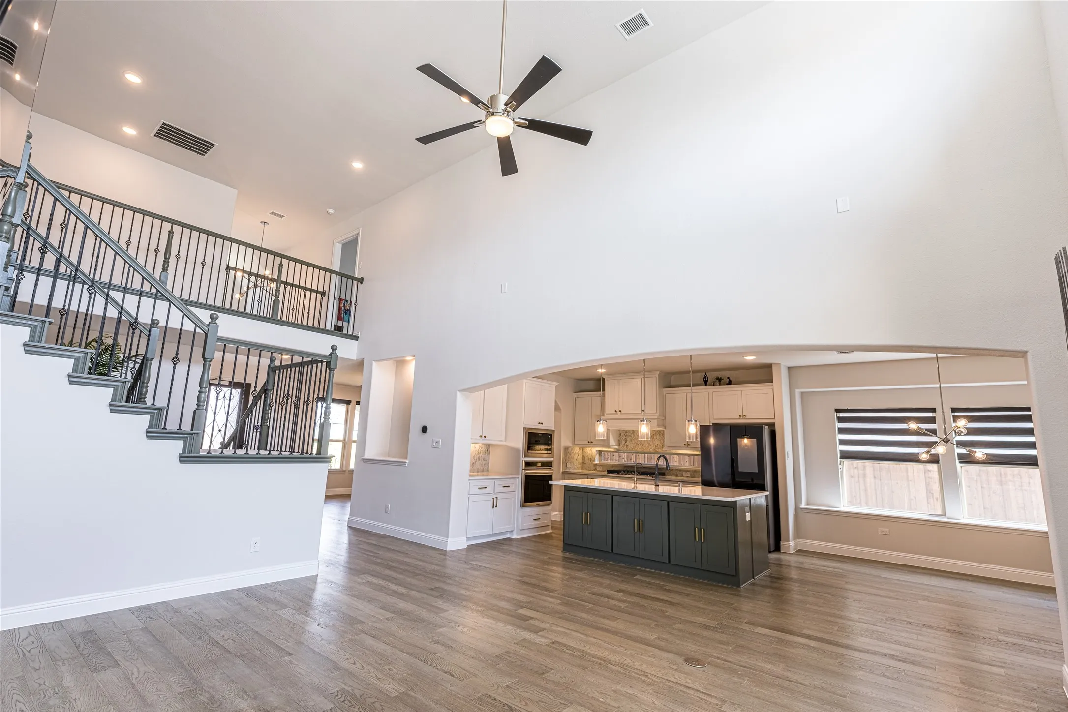 Single Family Residence For Sale in Collin County , 11811 Great Trail, Frisco, Texas 75035, 5 Bedroom, 5 Bathroom, 2 Garage spaces, 3,824 Sqft, built in 2022, mls#21391386, Real Estate Agent in Frisco, Homes For Sale in Collin county, Homes For Sale in Frisco, Realtor in Frisco Texas, Real Estate Brokerage Independent Realty Texas, Luminita Cordes Realtor